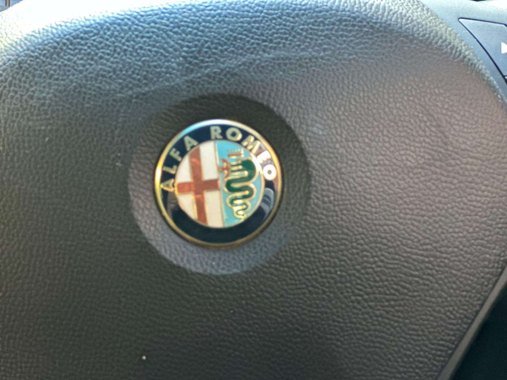 2012 ALFA ROMEO GIULIETTA 2012 ALFA ROMEO GIULIETTA