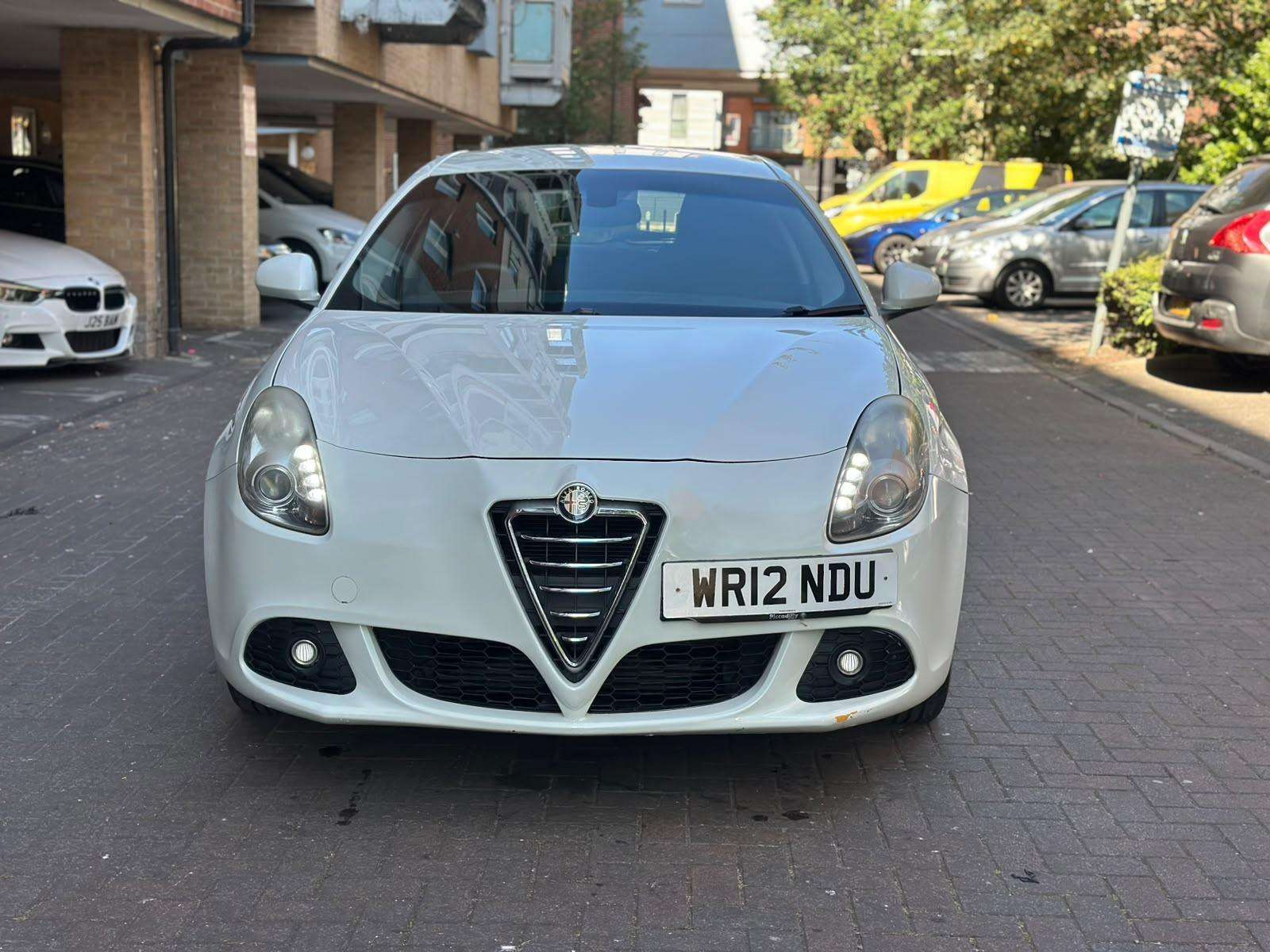 A 2012 ALFA ROMEO GIULIETTA 1.4 TB MultiAir Lusso Hatchback 5dr Petrol TCT Euro 5 (s/s) (170 bhp) A 2012 ALFA ROMEO GIULIETTA 1.4 TB MultiAir Lusso Hatchback 5dr Petrol TCT Euro 5 (s/s) (170 bhp)