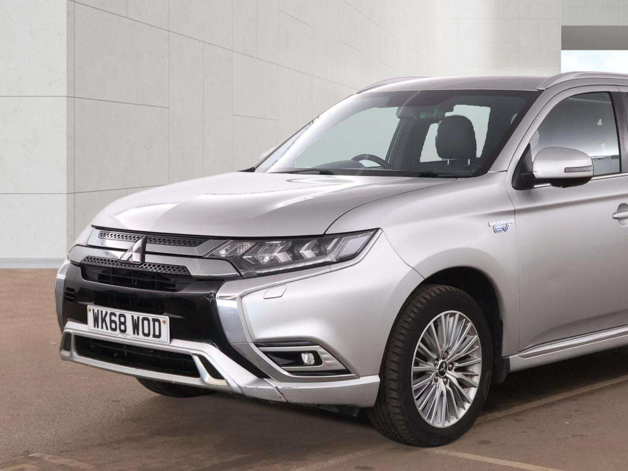 A 2018 MITSUBISHI OUTLANDER 2.4h TwinMotor 13.8kWh 4h SUV 5dr Petrol Plug-in Hybrid CVT 4WD Euro 6 (s/s) (209 ps) A 2018 MITSUBISHI OUTLANDER 2.4h TwinMotor 13.8kWh 4h SUV 5dr Petrol Plug-in Hybrid CVT 4WD Euro 6 (s/s) (209 ps)