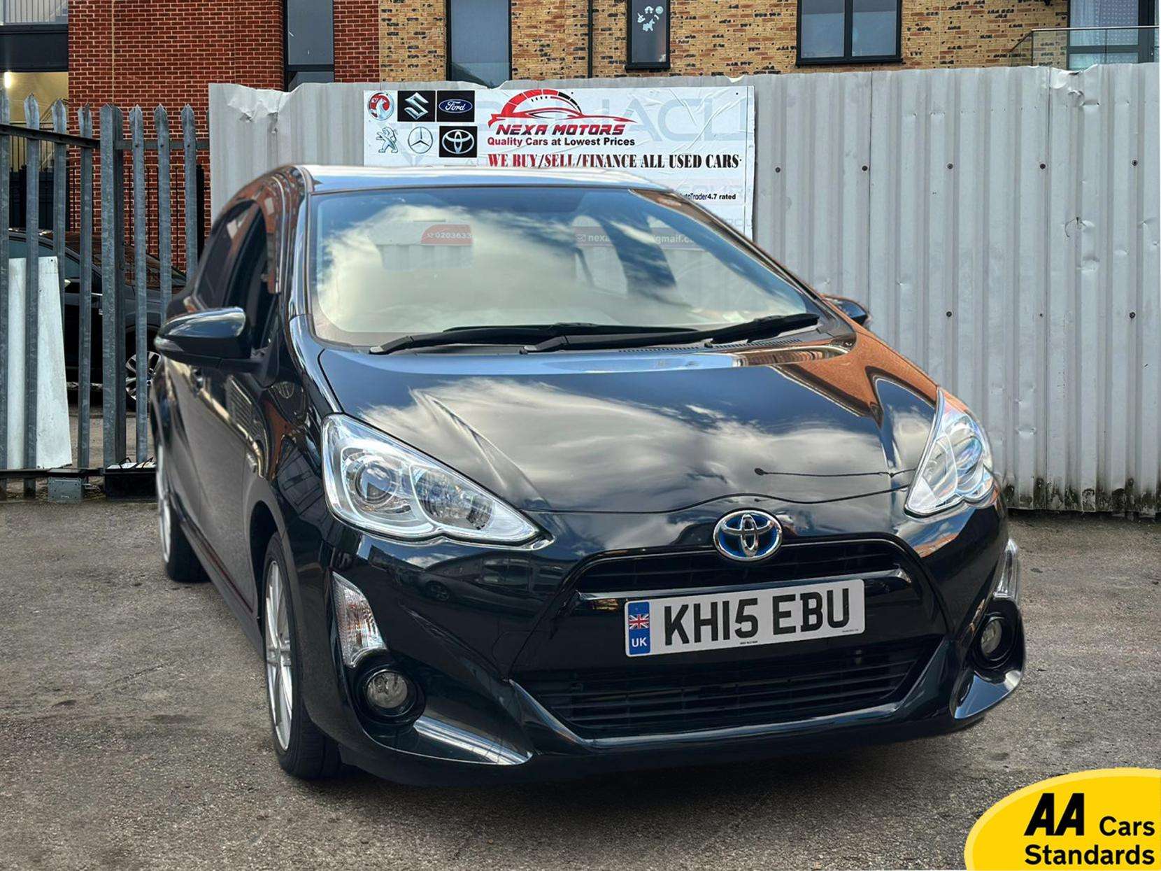 A 2015 TOYOTA YARIS A 2015 TOYOTA YARIS
