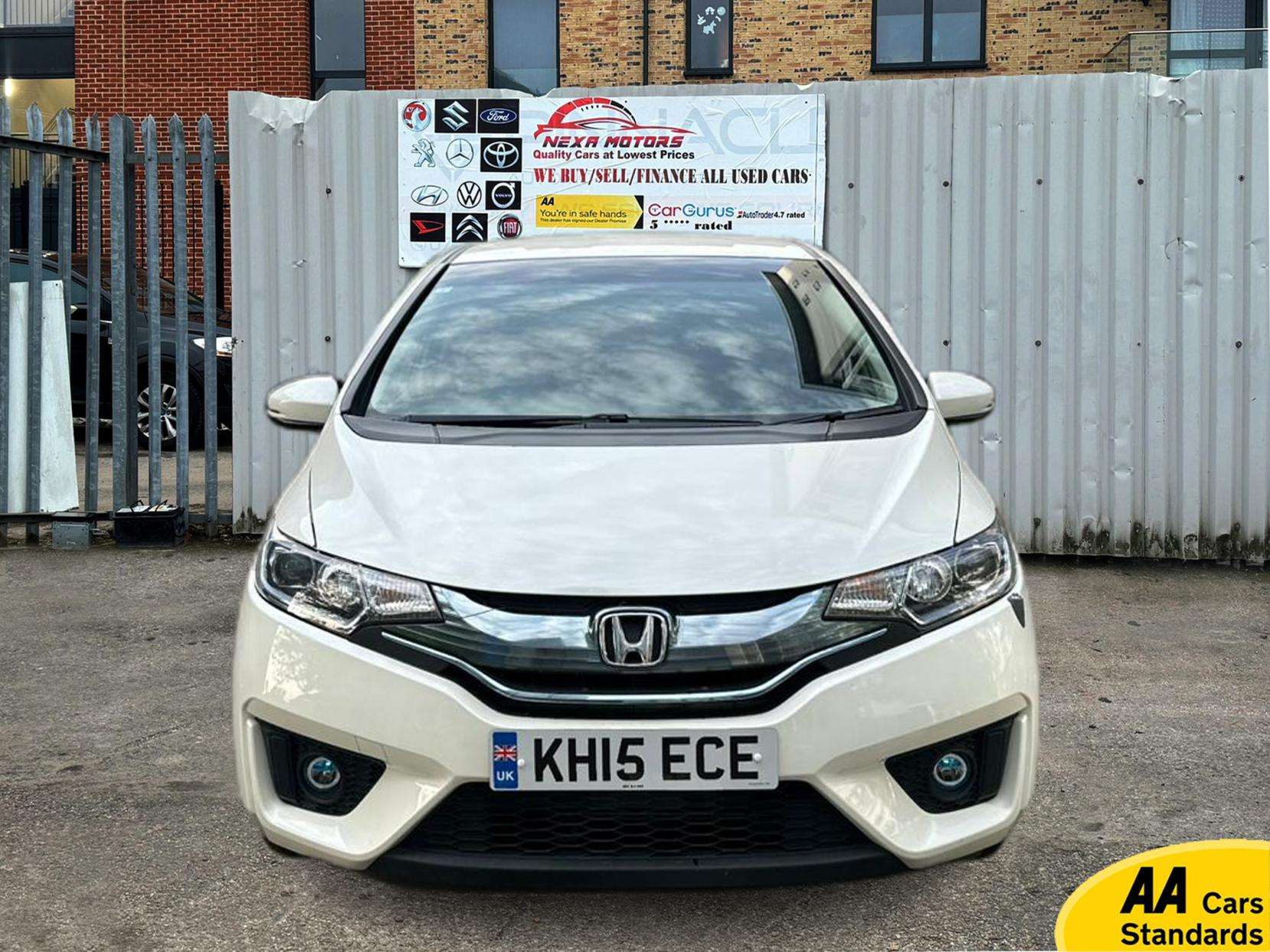 A 2015 HONDA JAZZ 1.5 hybrid i-VTEC SE Hatchback 5dr Petrol CVT Euro 6 (s/s) (102 ps) A 2015 HONDA JAZZ 1.5 hybrid i-VTEC SE Hatchback 5dr Petrol CVT Euro 6 (s/s) (102 ps)