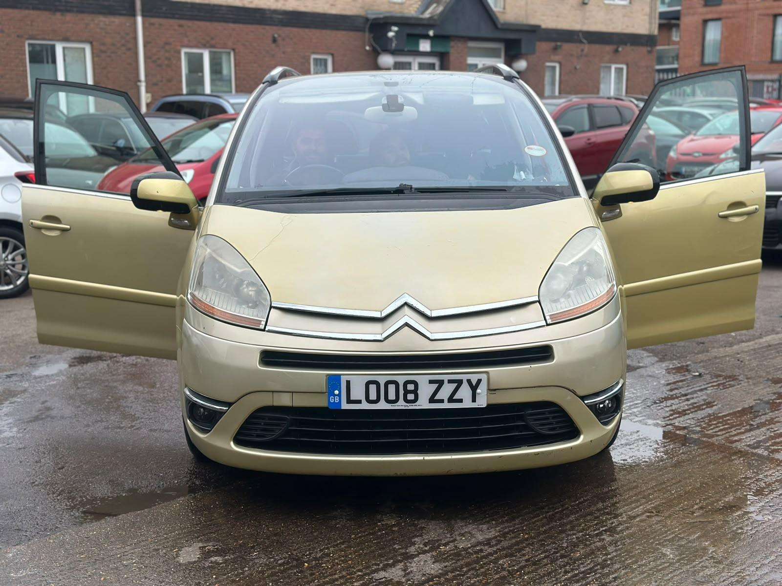 A 2008 CITROEN GRAND C4 PICASSO 2.0i Exclusive MPV 5dr Petrol EGS6 Euro 4 (143 ps) A 2008 CITROEN GRAND C4 PICASSO 2.0i Exclusive MPV 5dr Petrol EGS6 Euro 4 (143 ps)