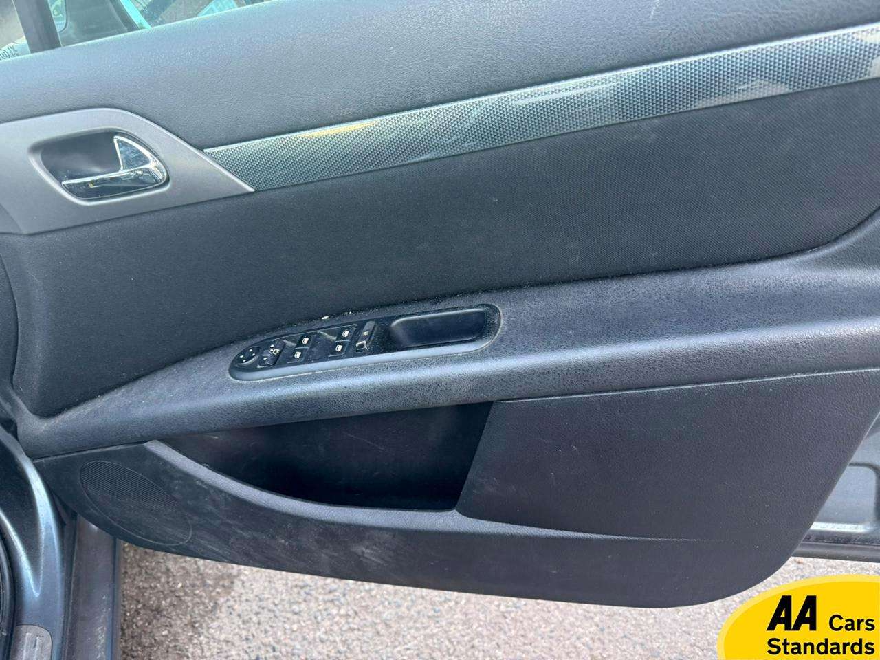 2004 PEUGEOT 407 SW 2004 PEUGEOT 407 SW