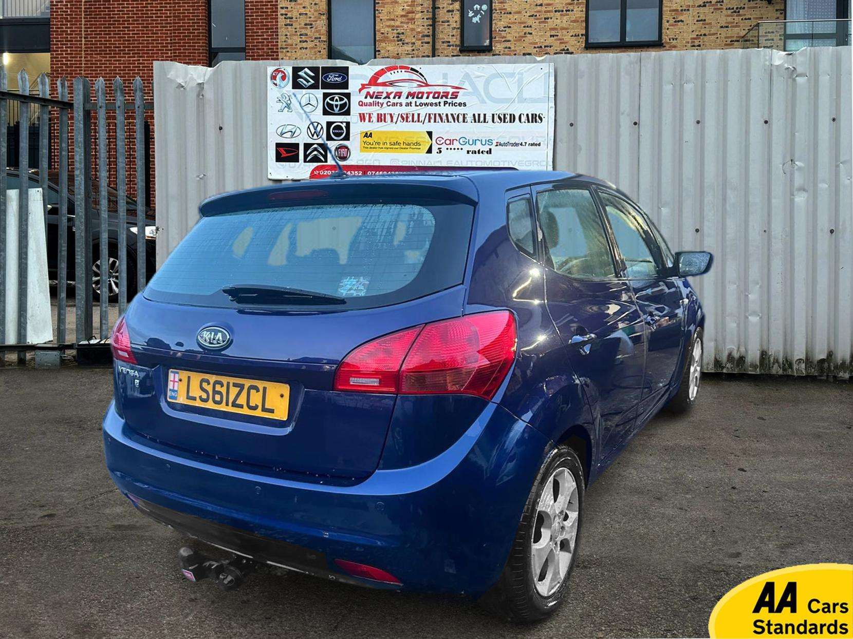 A 2011 KIA VENGA 1.6 2 MPV 5dr Petrol Auto Euro 5 (123 bhp) A 2011 KIA VENGA 1.6 2 MPV 5dr Petrol Auto Euro 5 (123 bhp)