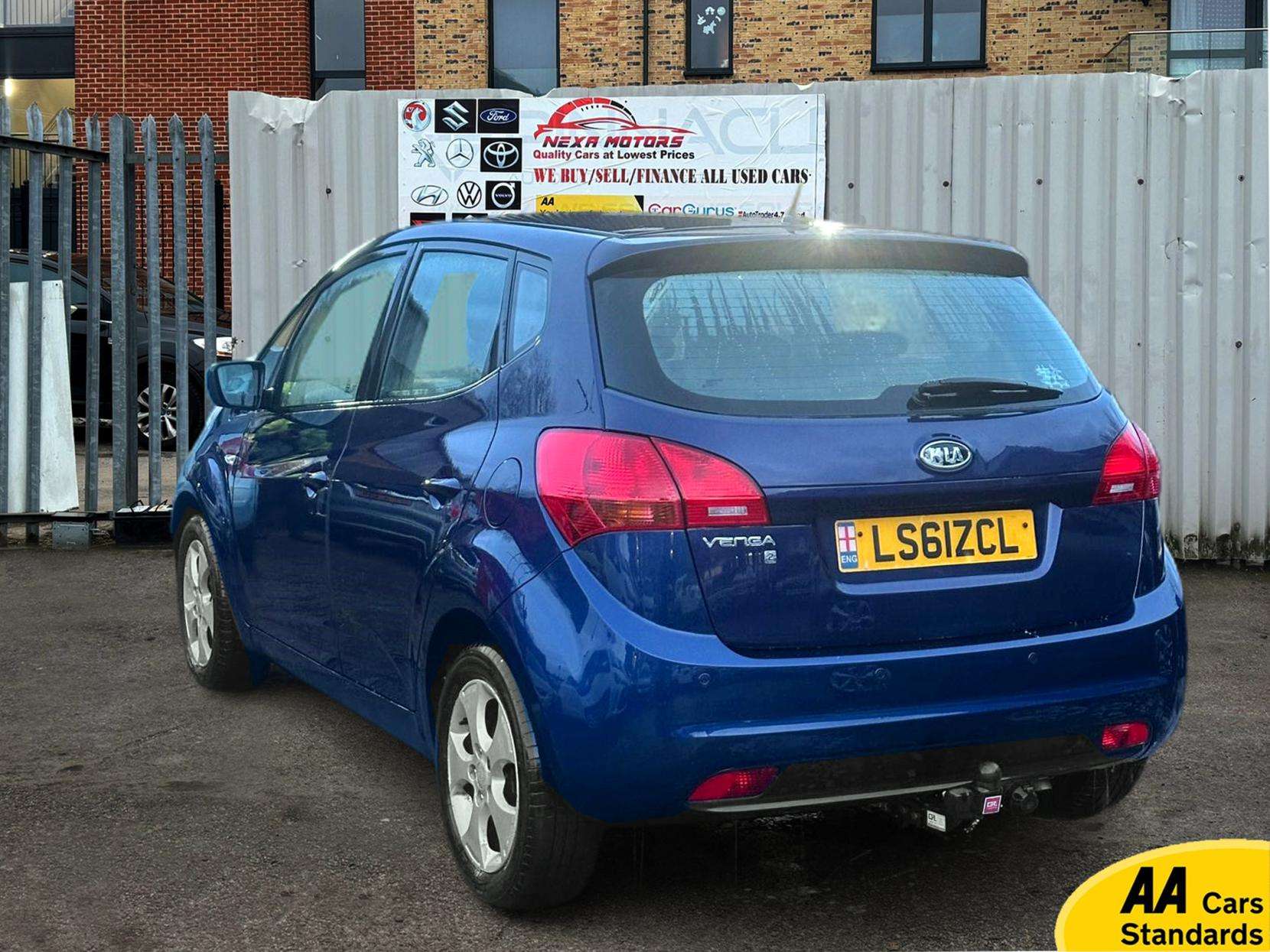 A 2011 KIA VENGA 1.6 2 MPV 5dr Petrol Auto Euro 5 (123 bhp) A 2011 KIA VENGA 1.6 2 MPV 5dr Petrol Auto Euro 5 (123 bhp)