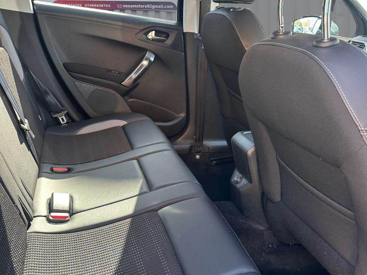 2015 PEUGEOT 2008 2015 PEUGEOT 2008