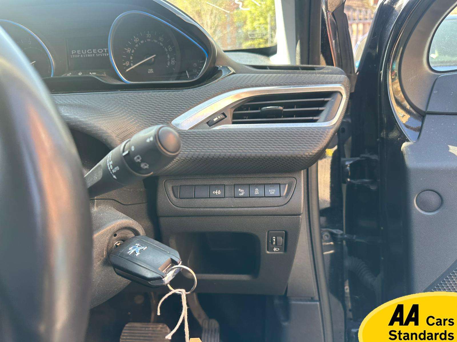 2015 PEUGEOT 2008 2015 PEUGEOT 2008