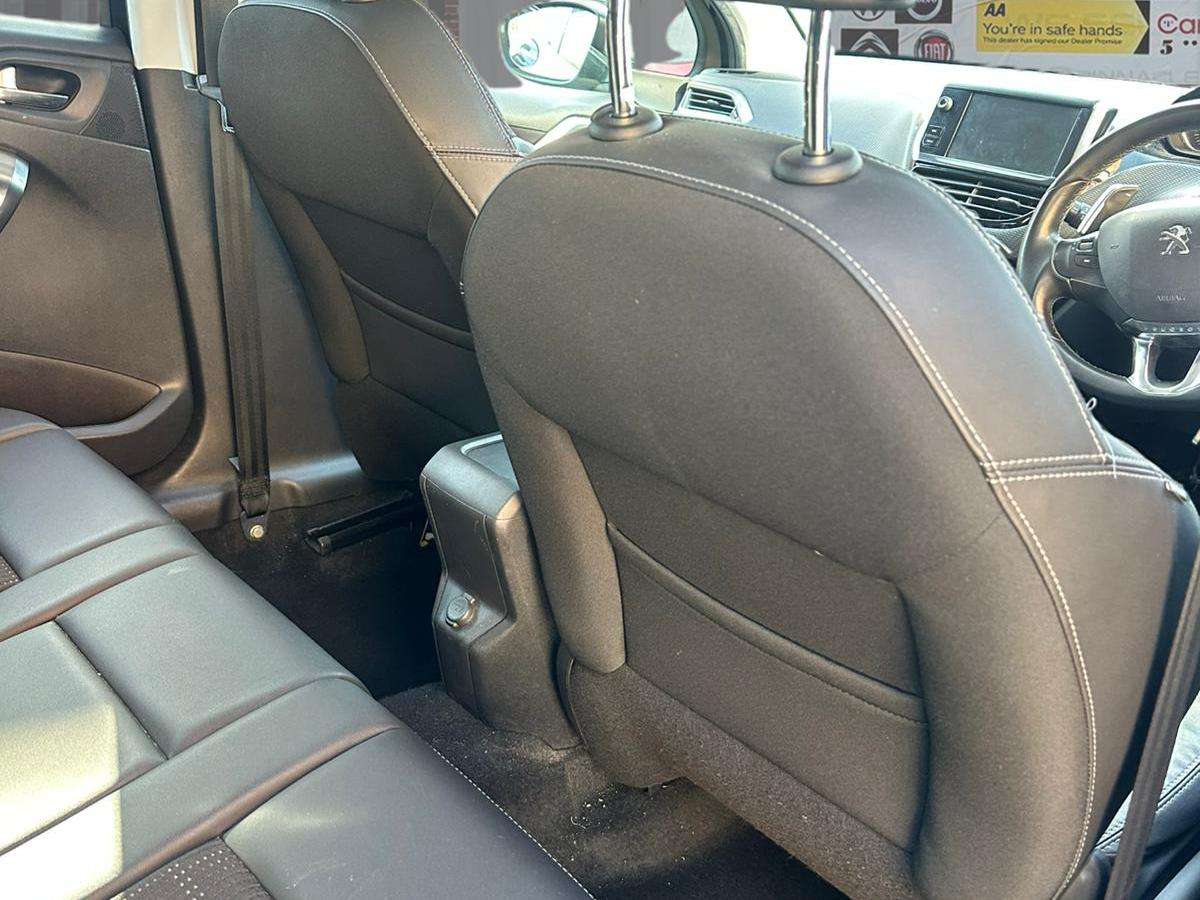 2015 PEUGEOT 2008 2015 PEUGEOT 2008