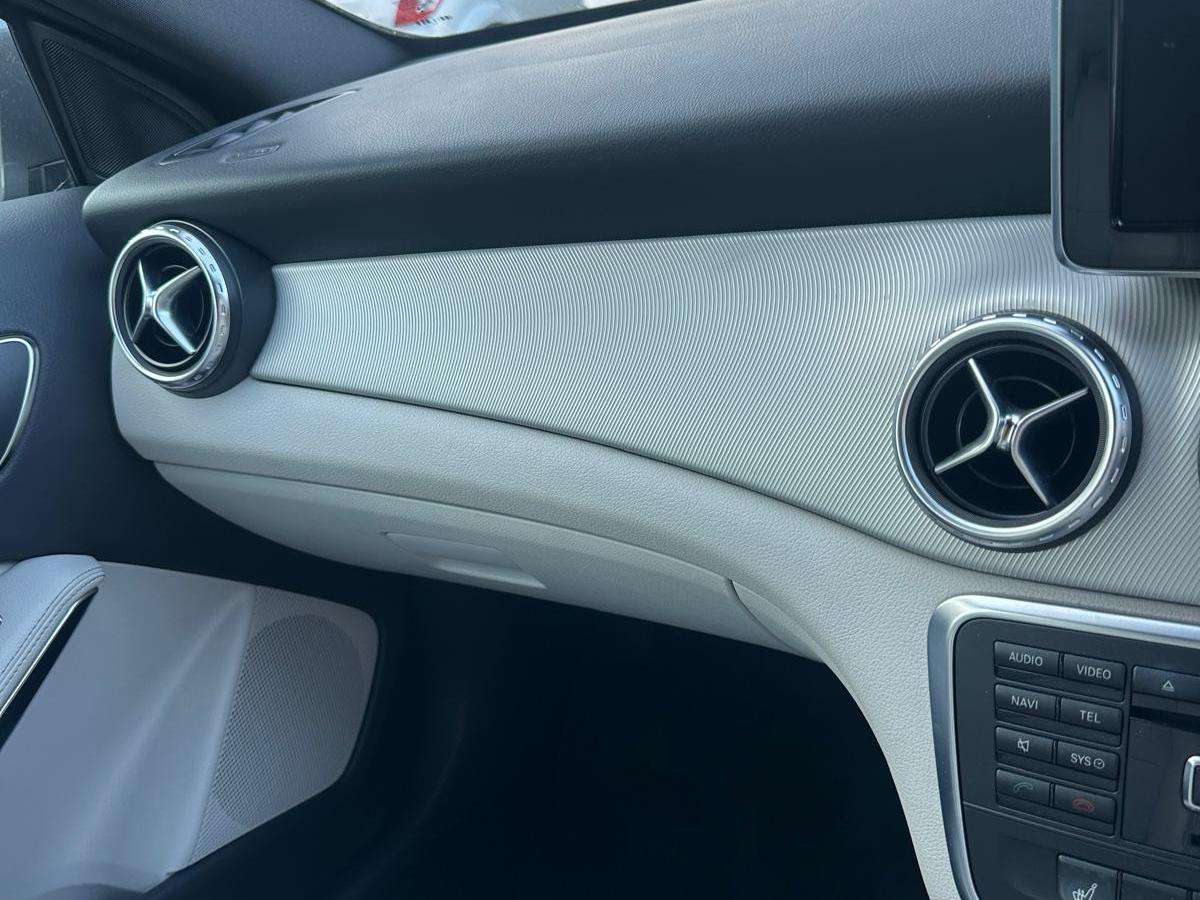 2015 MERCEDES-BENZ GLA 2015 MERCEDES-BENZ GLA