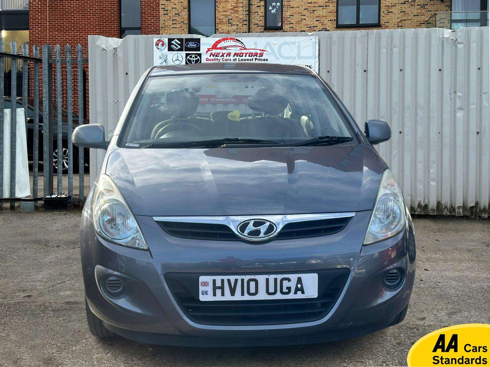 A 2010 HYUNDAI I20 1.4 Comfort Hatchback 5dr Petrol Auto Euro 4 (99 bhp) A 2010 HYUNDAI I20 1.4 Comfort Hatchback 5dr Petrol Auto Euro 4 (99 bhp)