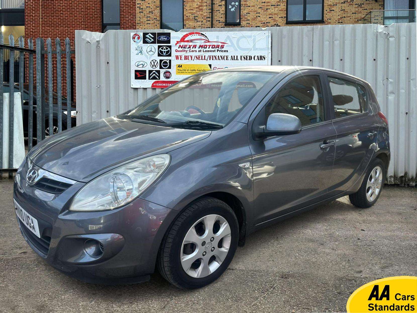 A 2010 HYUNDAI I20 1.4 Comfort Hatchback 5dr Petrol Auto Euro 4 (99 bhp) A 2010 HYUNDAI I20 1.4 Comfort Hatchback 5dr Petrol Auto Euro 4 (99 bhp)