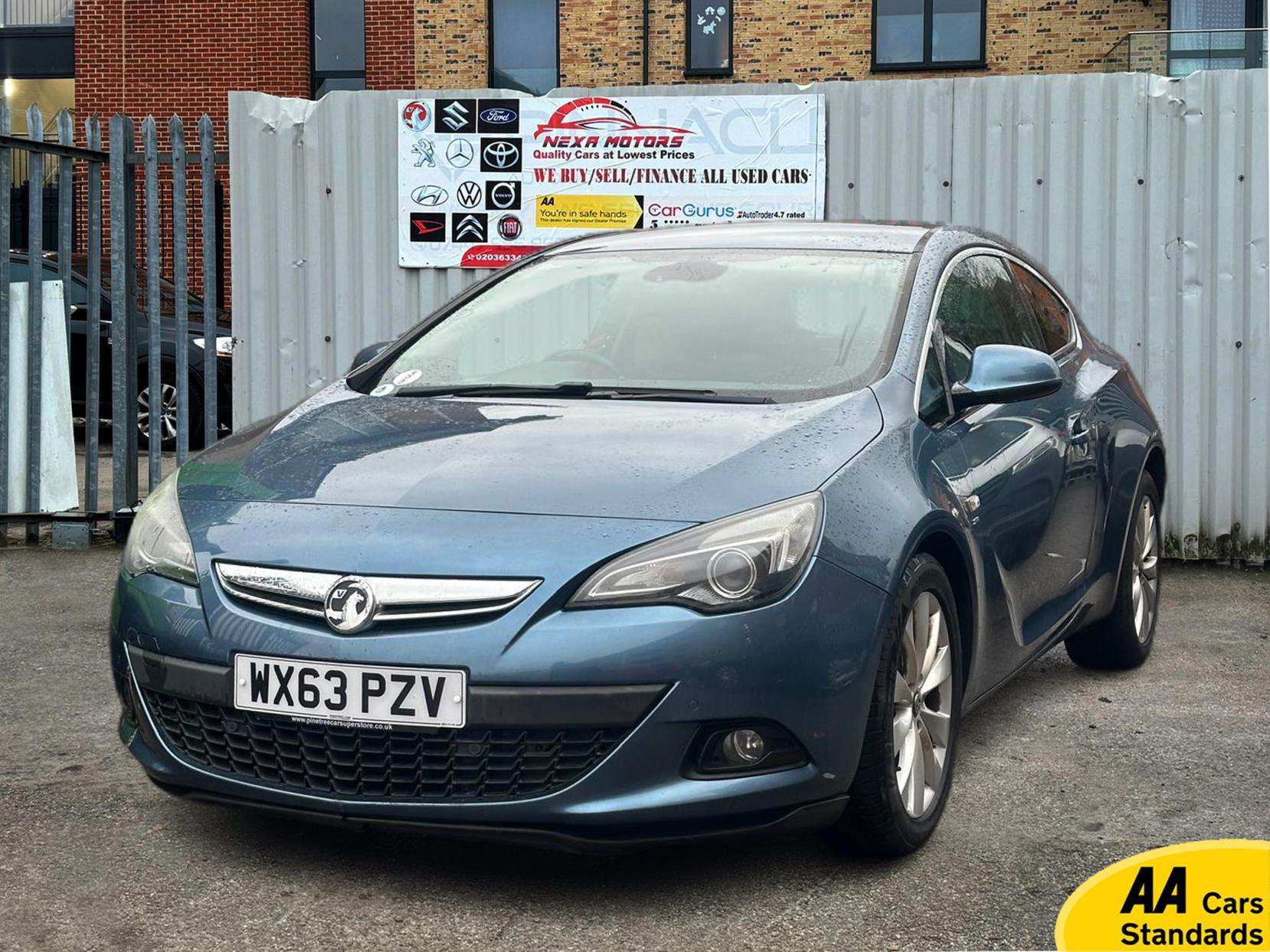 A 2013 VAUXHALL ASTRA GTC SRI S/S A 2013 VAUXHALL ASTRA GTC SRI S/S