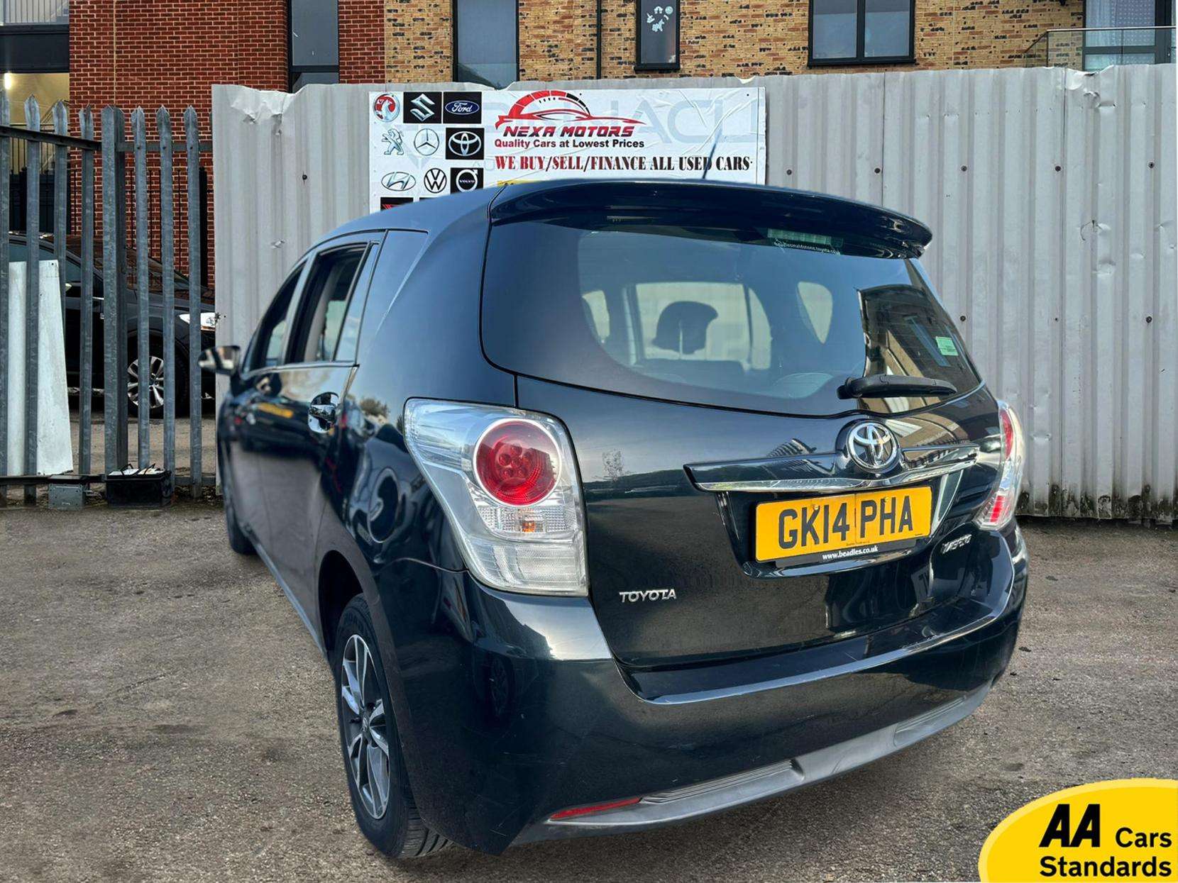 A 2014 TOYOTA VERSO 1.8 V-Matic Icon MPV 5dr Petrol Multidrive S Euro 5 Euro 5 (147 ps) A 2014 TOYOTA VERSO 1.8 V-Matic Icon MPV 5dr Petrol Multidrive S Euro 5 Euro 5 (147 ps)