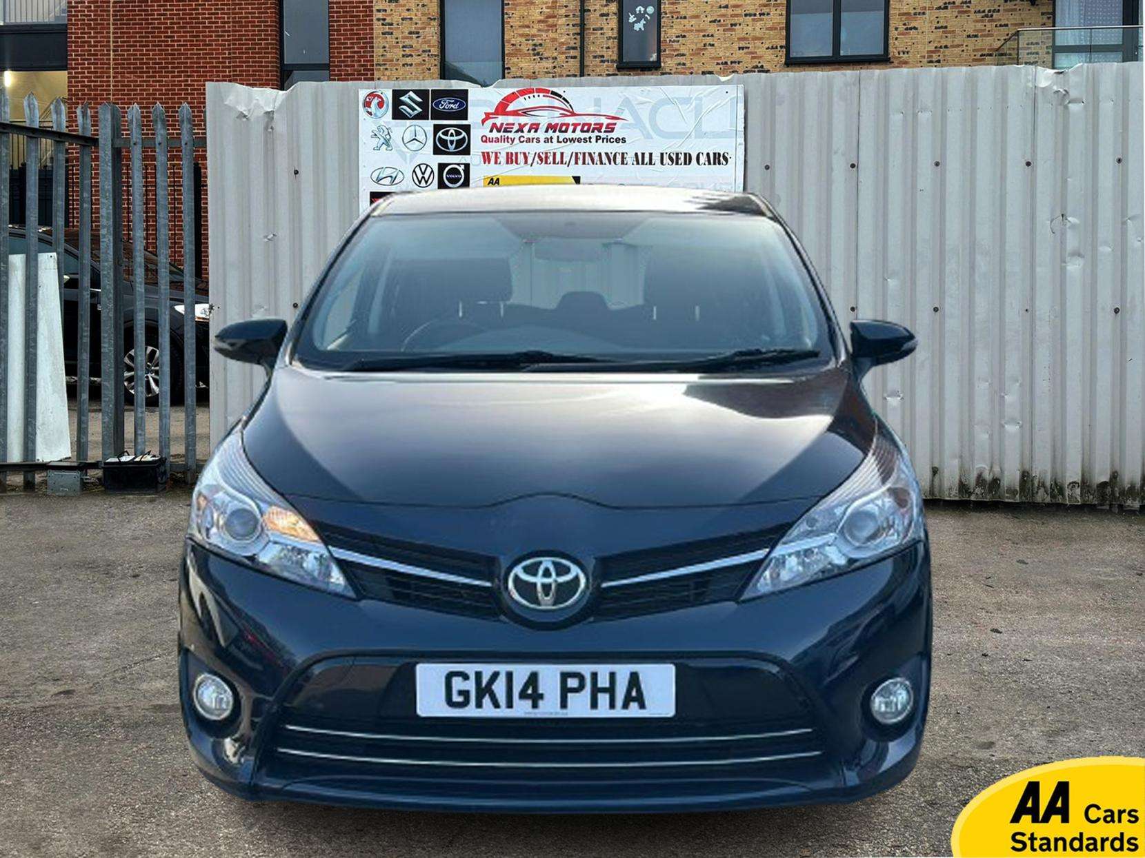 A 2014 TOYOTA VERSO 1.8 V-Matic Icon MPV 5dr Petrol Multidrive S Euro 5 Euro 5 (147 ps) A 2014 TOYOTA VERSO 1.8 V-Matic Icon MPV 5dr Petrol Multidrive S Euro 5 Euro 5 (147 ps)