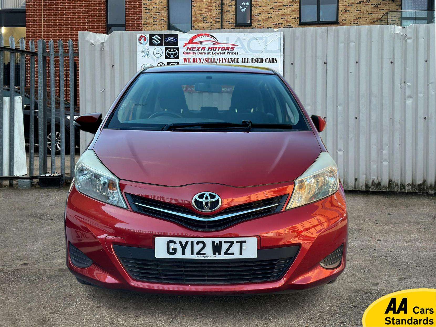 A 2012 TOYOTA YARIS 1.33 Dual VVT-i TR Hatchback 5dr Petrol Manual Euro 5 (101 ps) A 2012 TOYOTA YARIS 1.33 Dual VVT-i TR Hatchback 5dr Petrol Manual Euro 5 (101 ps)