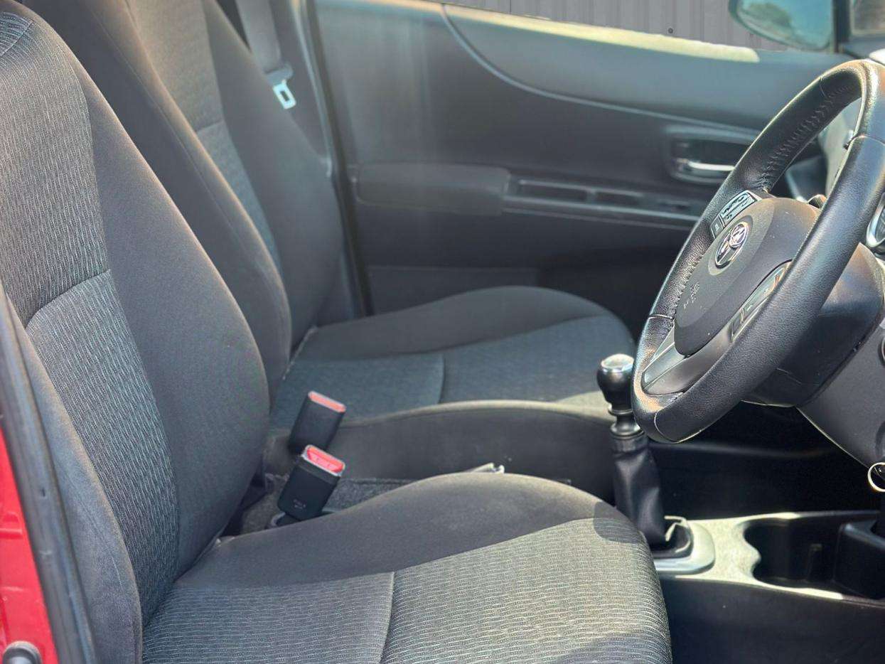 2012 TOYOTA YARIS 2012 TOYOTA YARIS