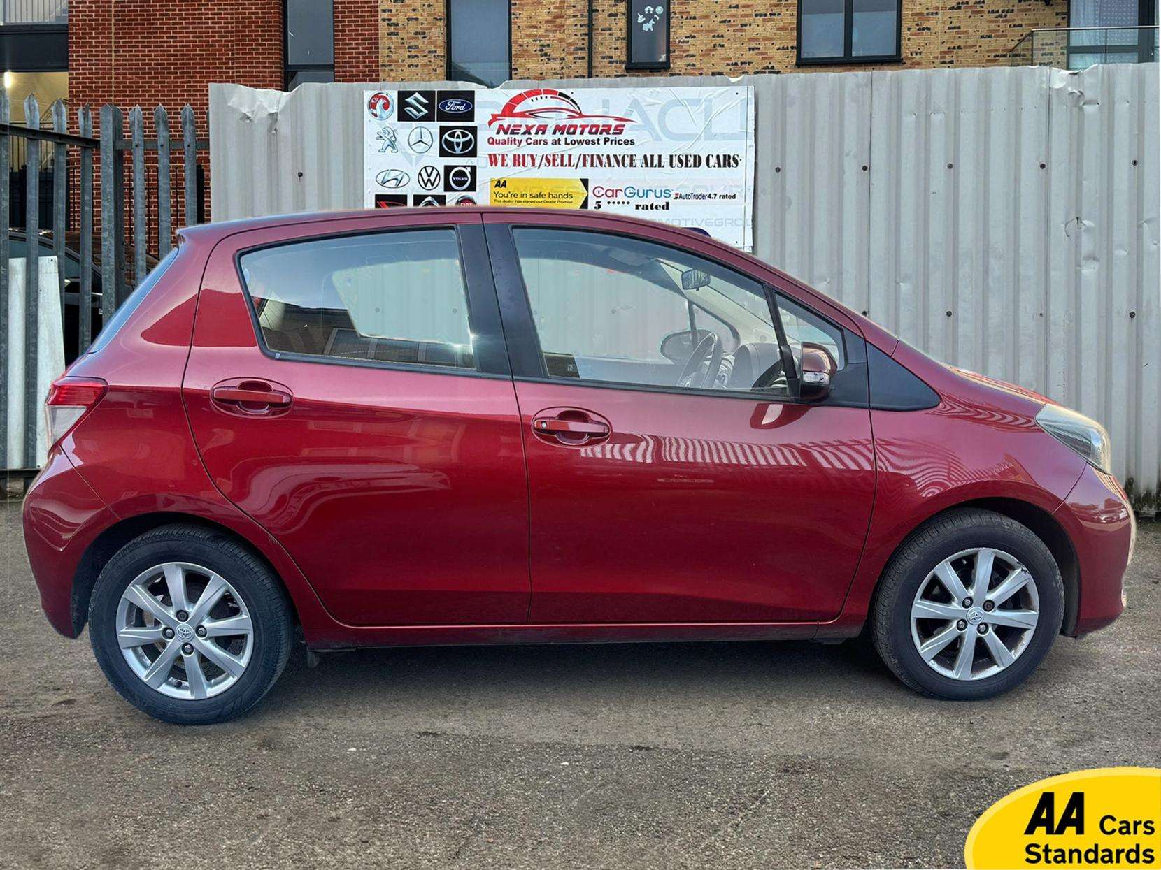 A 2012 TOYOTA YARIS 1.33 Dual VVT-i TR Hatchback 5dr Petrol Manual Euro 5 (101 ps) A 2012 TOYOTA YARIS 1.33 Dual VVT-i TR Hatchback 5dr Petrol Manual Euro 5 (101 ps)