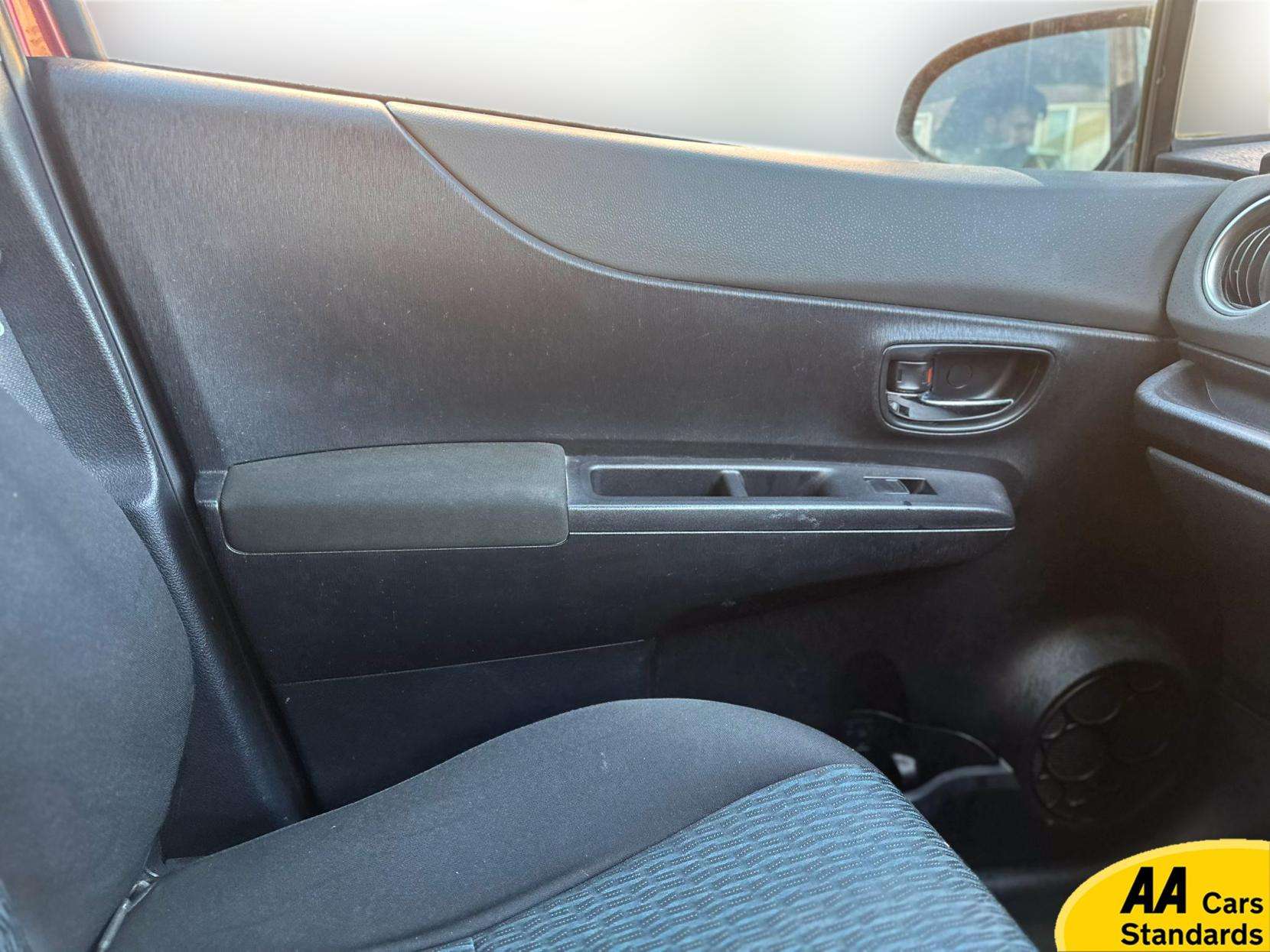 2012 TOYOTA YARIS 2012 TOYOTA YARIS
