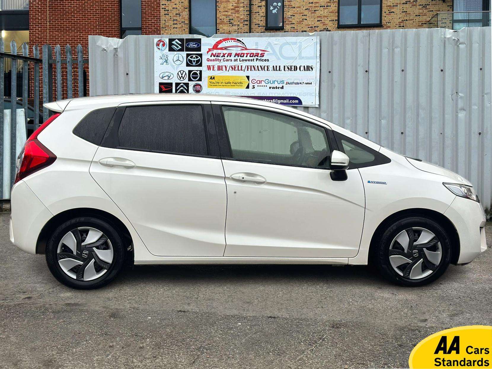 A 2014 HONDA JAZZ 1.5 i-VTEC ES Plus Hatchback 5dr Petrol CVT Euro 5 (99 ps) A 2014 HONDA JAZZ 1.5 i-VTEC ES Plus Hatchback 5dr Petrol CVT Euro 5 (99 ps)