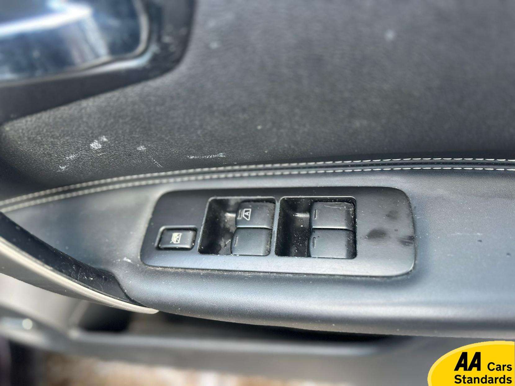 2012 NISSAN QASHQAI+2 2012 NISSAN QASHQAI+2