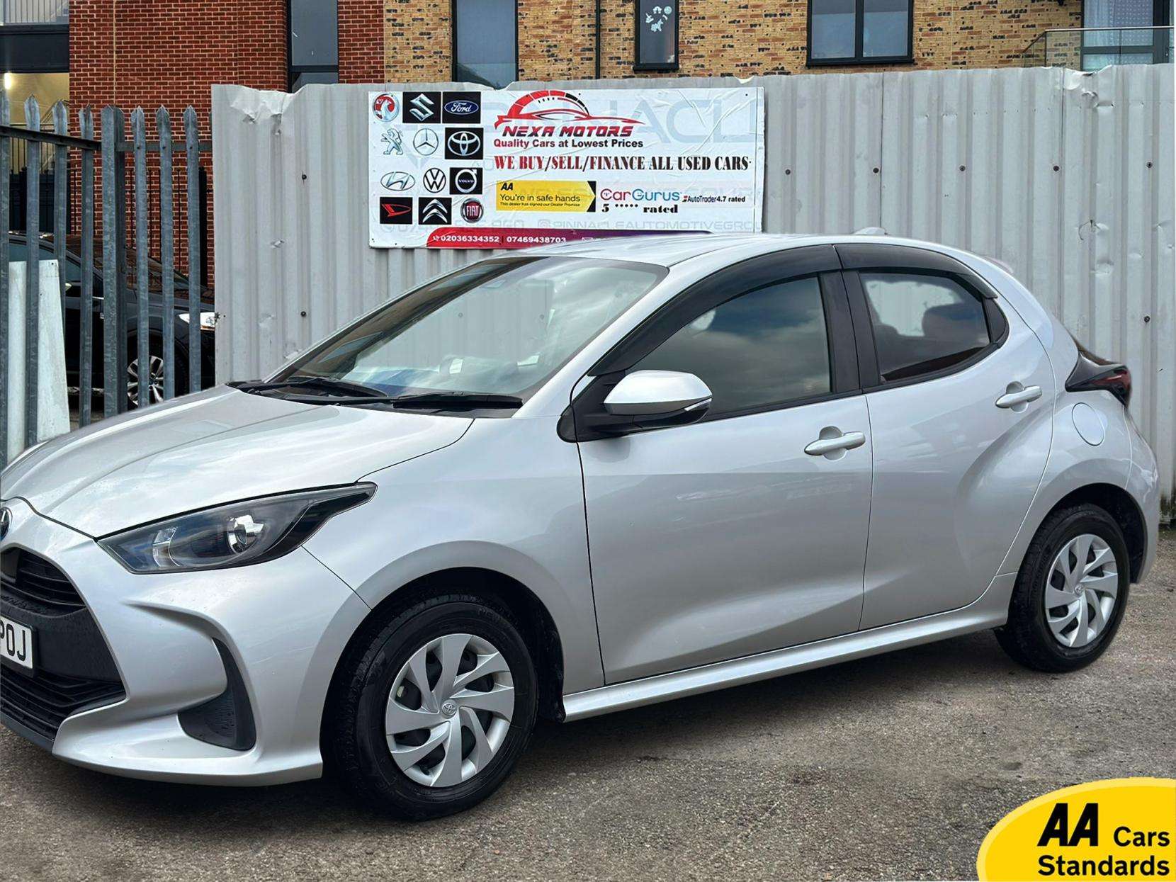 A 2020 TOYOTA YARIS 1.5 VVT-h Active Hatchback 5dr Petrol Hybrid E-CVT Euro 6 (s/s) (100 ps) A 2020 TOYOTA YARIS 1.5 VVT-h Active Hatchback 5dr Petrol Hybrid E-CVT Euro 6 (s/s) (100 ps)