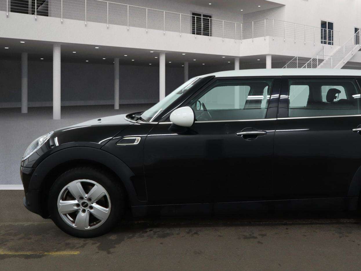 A 2017 MINI CLUBMAN 1.5 Cooper Estate 6dr Petrol Auto Euro 6 (s/s) (136 ps) A 2017 MINI CLUBMAN 1.5 Cooper Estate 6dr Petrol Auto Euro 6 (s/s) (136 ps)