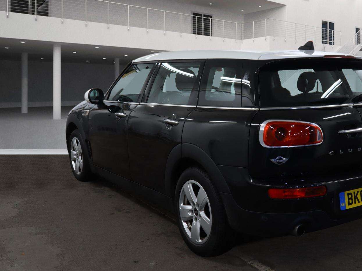 A 2017 MINI CLUBMAN 1.5 Cooper Estate 6dr Petrol Auto Euro 6 (s/s) (136 ps) A 2017 MINI CLUBMAN 1.5 Cooper Estate 6dr Petrol Auto Euro 6 (s/s) (136 ps)