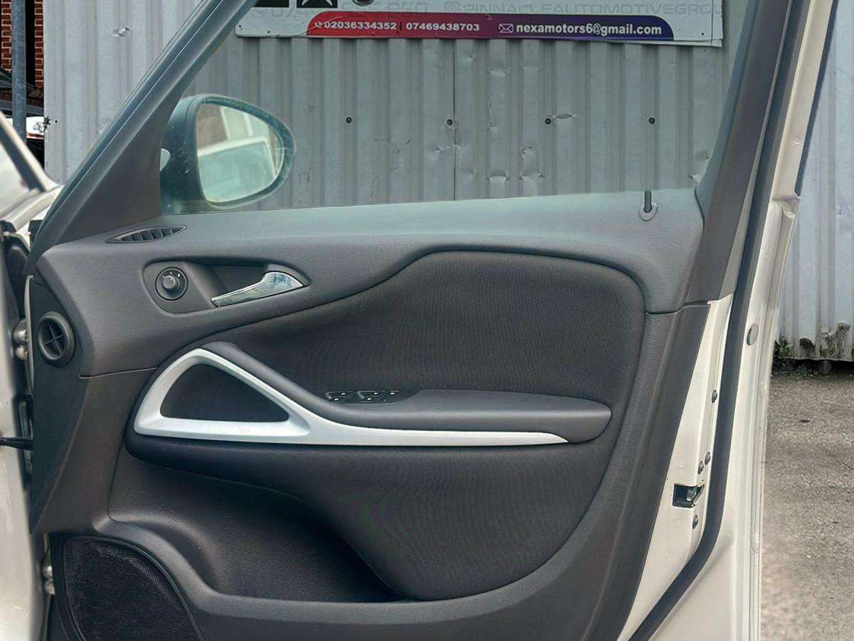 2017 VAUXHALL ZAFIRA TOURER 2017 VAUXHALL ZAFIRA TOURER