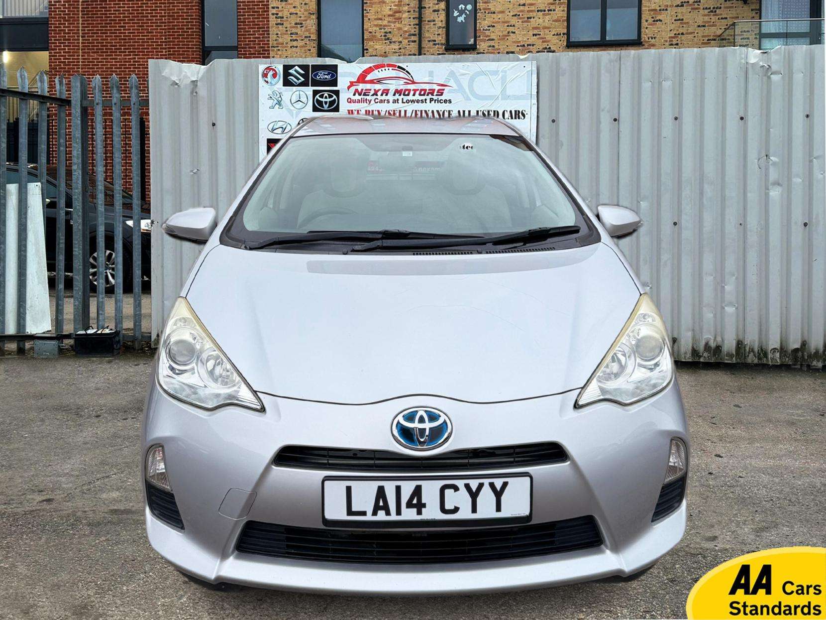 A 2014 TOYOTA YARIS 1.5 i-VTEC ES Plus Hatchback 5dr Petrol CVT Euro 5 (99 ps) A 2014 TOYOTA YARIS 1.5 i-VTEC ES Plus Hatchback 5dr Petrol CVT Euro 5 (99 ps)