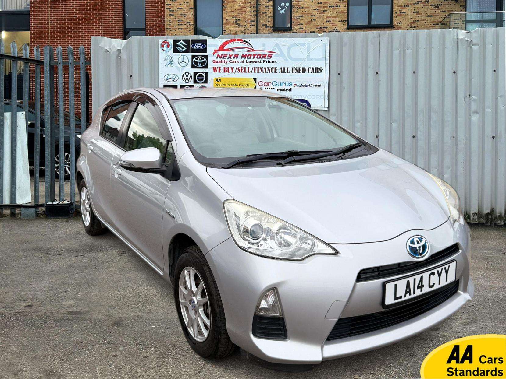 A 2014 TOYOTA YARIS 1.5 i-VTEC ES Plus Hatchback 5dr Petrol CVT Euro 5 (99 ps) A 2014 TOYOTA YARIS 1.5 i-VTEC ES Plus Hatchback 5dr Petrol CVT Euro 5 (99 ps)