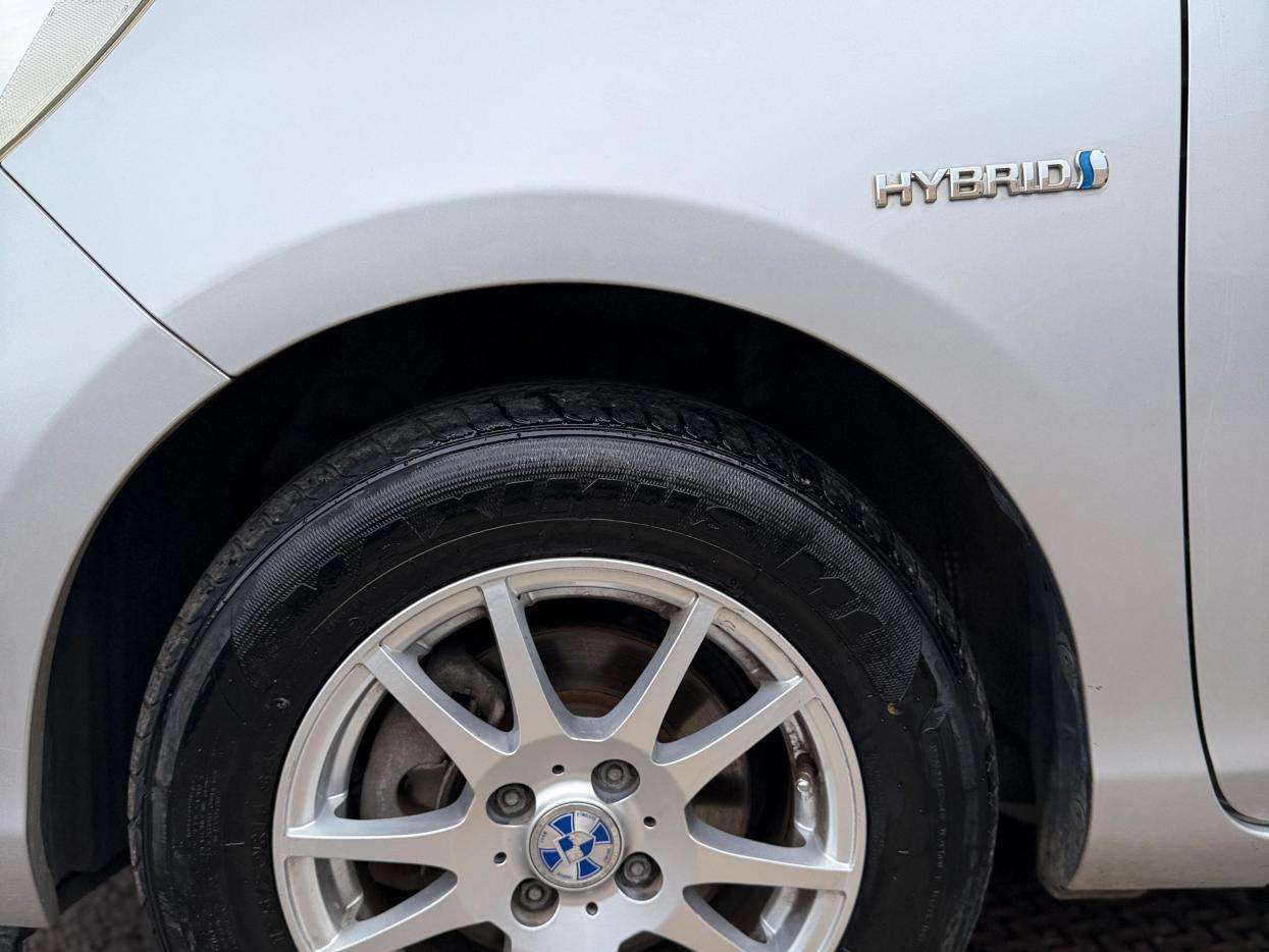 A 2014 TOYOTA YARIS 1.5 i-VTEC ES Plus Hatchback 5dr Petrol CVT Euro 5 (99 ps) A 2014 TOYOTA YARIS 1.5 i-VTEC ES Plus Hatchback 5dr Petrol CVT Euro 5 (99 ps)