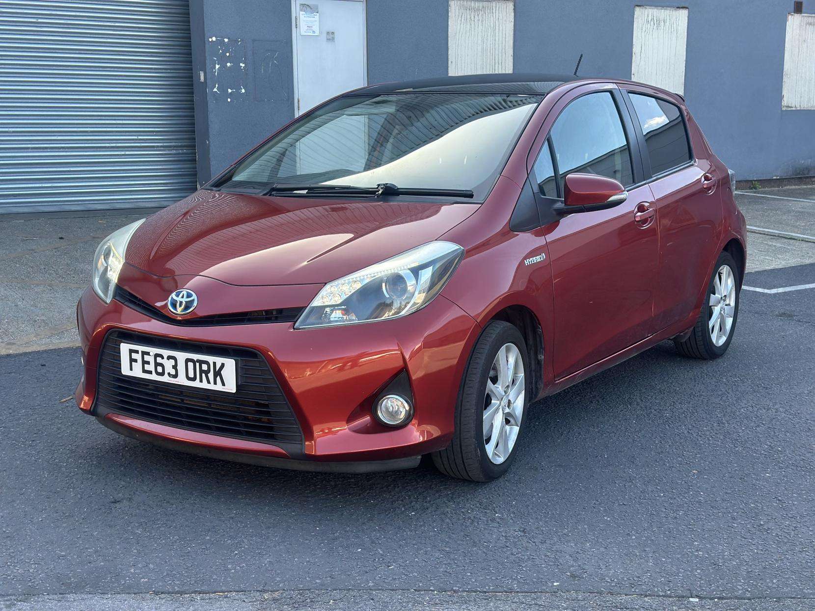 A 2013 TOYOTA YARIS 1.5 VVT-h T Spirit Hatchback 5dr Petrol Hybrid CVT Euro 5 (101 ps) A 2013 TOYOTA YARIS 1.5 VVT-h T Spirit Hatchback 5dr Petrol Hybrid CVT Euro 5 (101 ps)