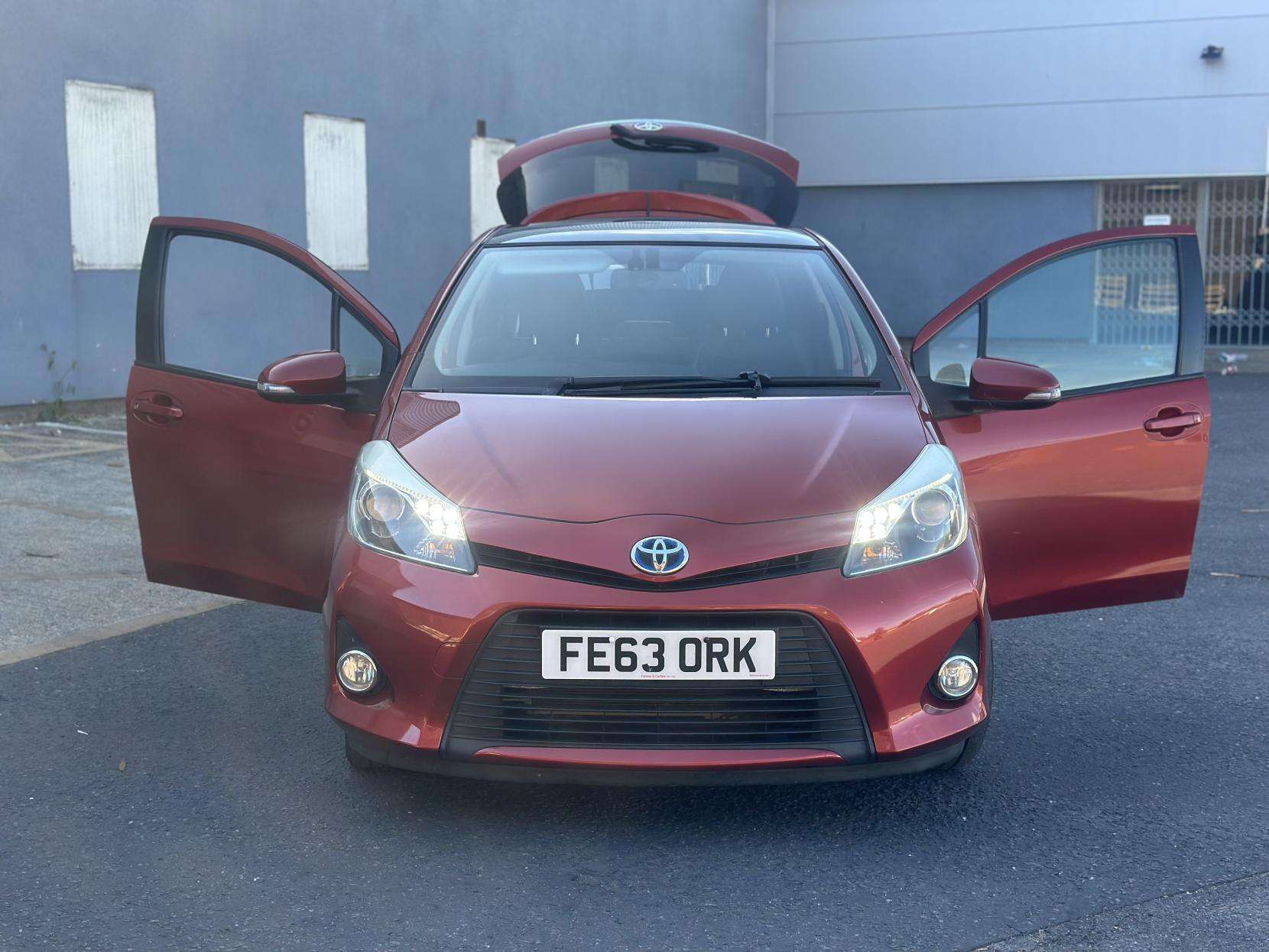 A 2013 TOYOTA YARIS 1.5 VVT-h T Spirit Hatchback 5dr Petrol Hybrid CVT Euro 5 (101 ps) A 2013 TOYOTA YARIS 1.5 VVT-h T Spirit Hatchback 5dr Petrol Hybrid CVT Euro 5 (101 ps)