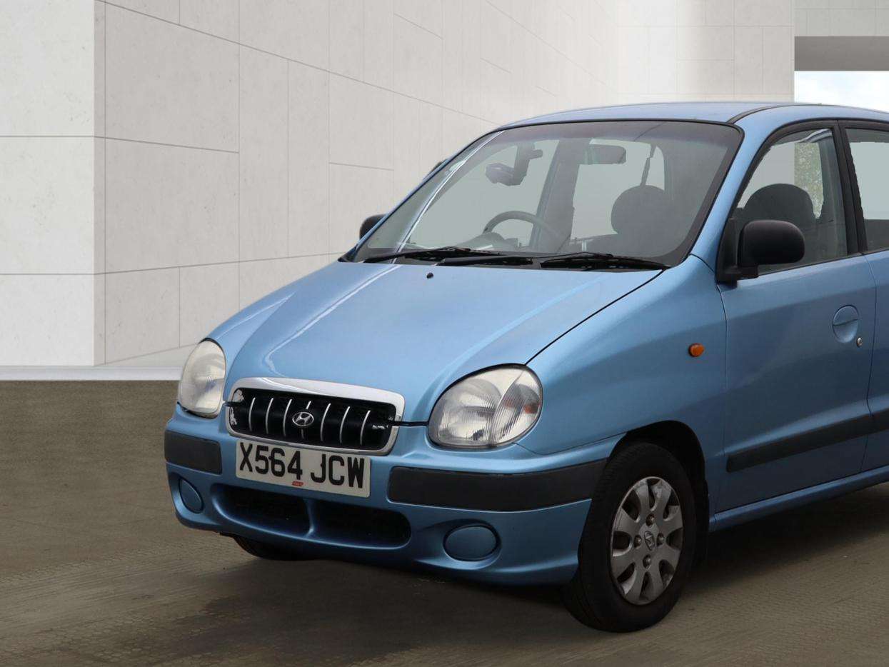 A 2000 HYUNDAI AMICA 1.0 Si Hatchback 5dr Petrol Manual (151 g/km, 55 bhp) A 2000 HYUNDAI AMICA 1.0 Si Hatchback 5dr Petrol Manual (151 g/km, 55 bhp)