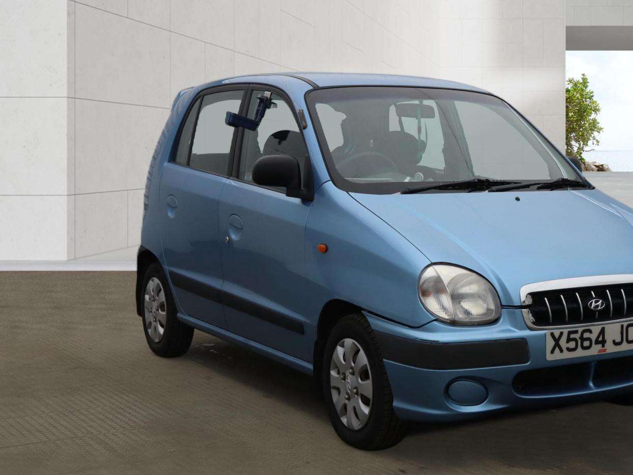 A 2000 HYUNDAI AMICA 1.0 Si Hatchback 5dr Petrol Manual (151 g/km, 55 bhp) A 2000 HYUNDAI AMICA 1.0 Si Hatchback 5dr Petrol Manual (151 g/km, 55 bhp)