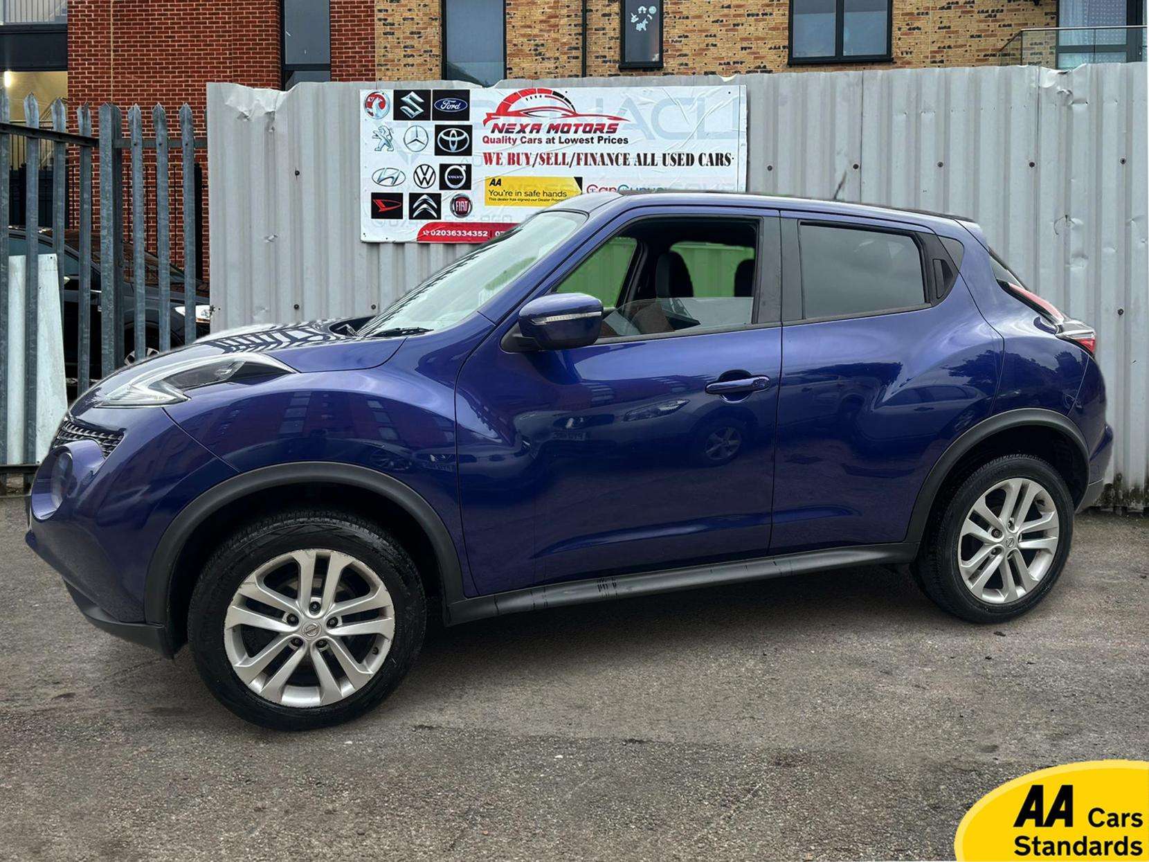A 2015 NISSAN JUKE 1.6 N-Connecta SUV 5dr Petrol XTRON Euro 6 (117 ps) A 2015 NISSAN JUKE 1.6 N-Connecta SUV 5dr Petrol XTRON Euro 6 (117 ps)