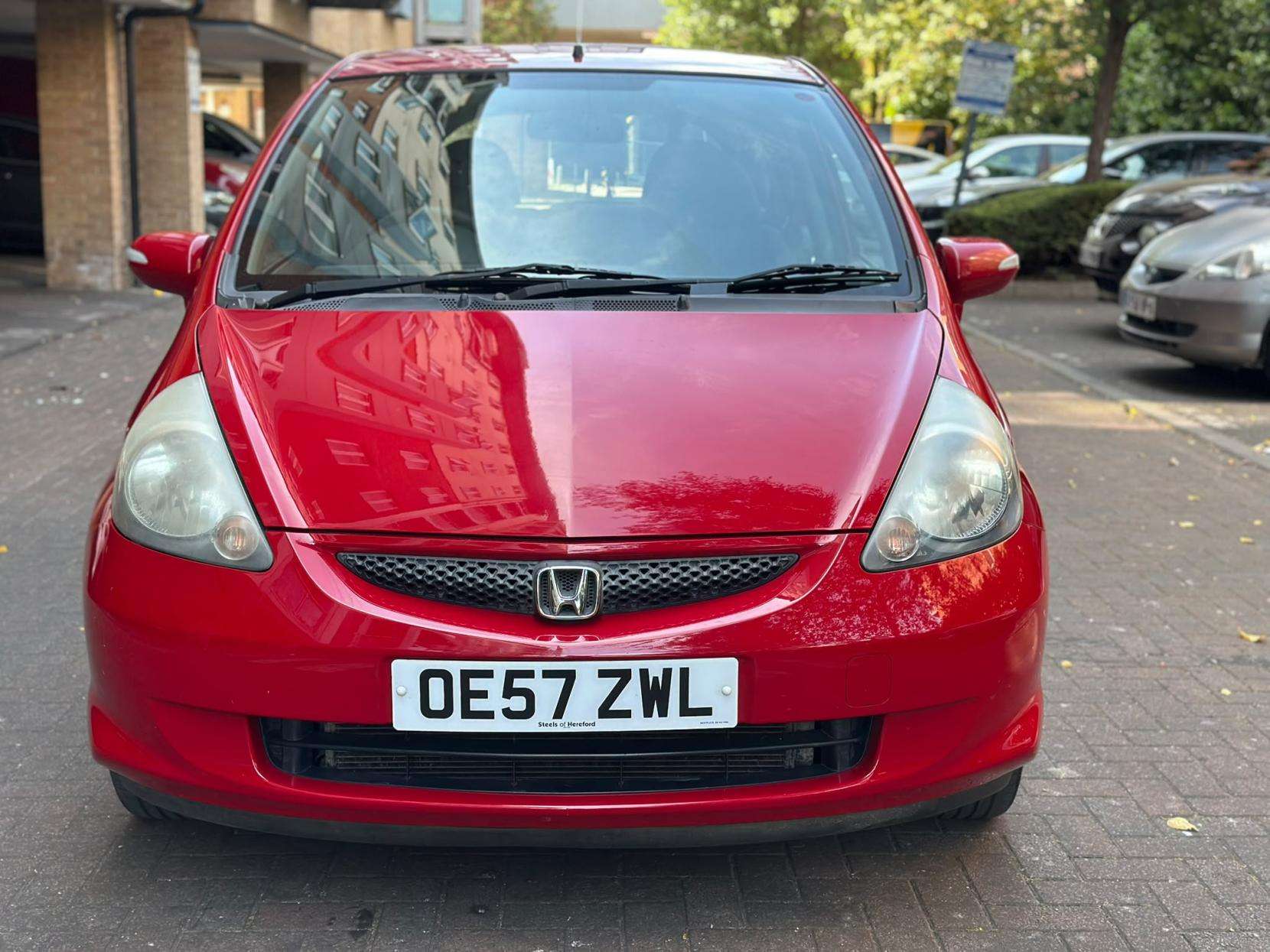 A 2008 HONDA JAZZ 1.4 i-DSI SE Hatchback 5dr Petrol CVT-7 (139 g/km, 82 bhp) A 2008 HONDA JAZZ 1.4 i-DSI SE Hatchback 5dr Petrol CVT-7 (139 g/km, 82 bhp)