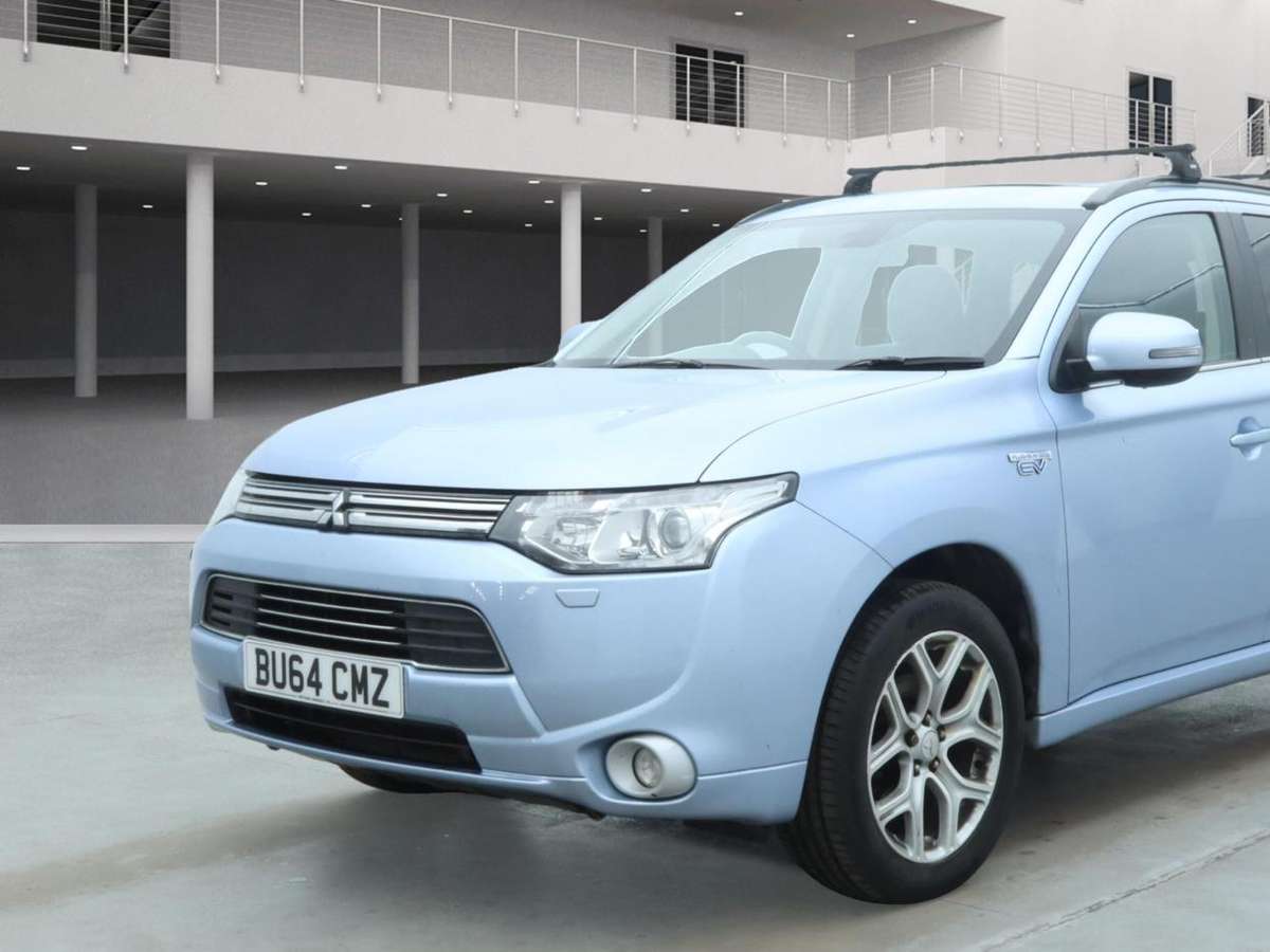 Check out this Mitsubishi Outlander 2014 Hybrid Electric Automatic