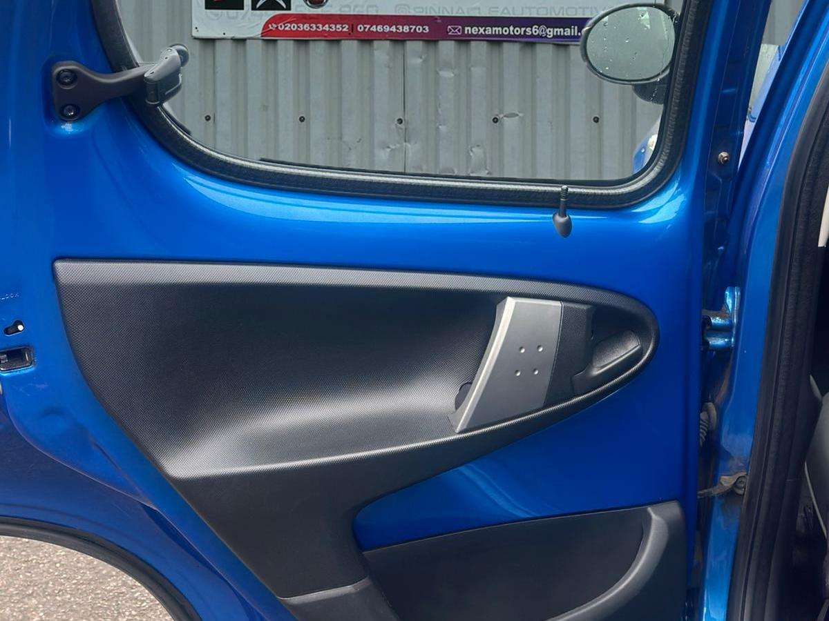 2012 PEUGEOT 107 2012 PEUGEOT 107