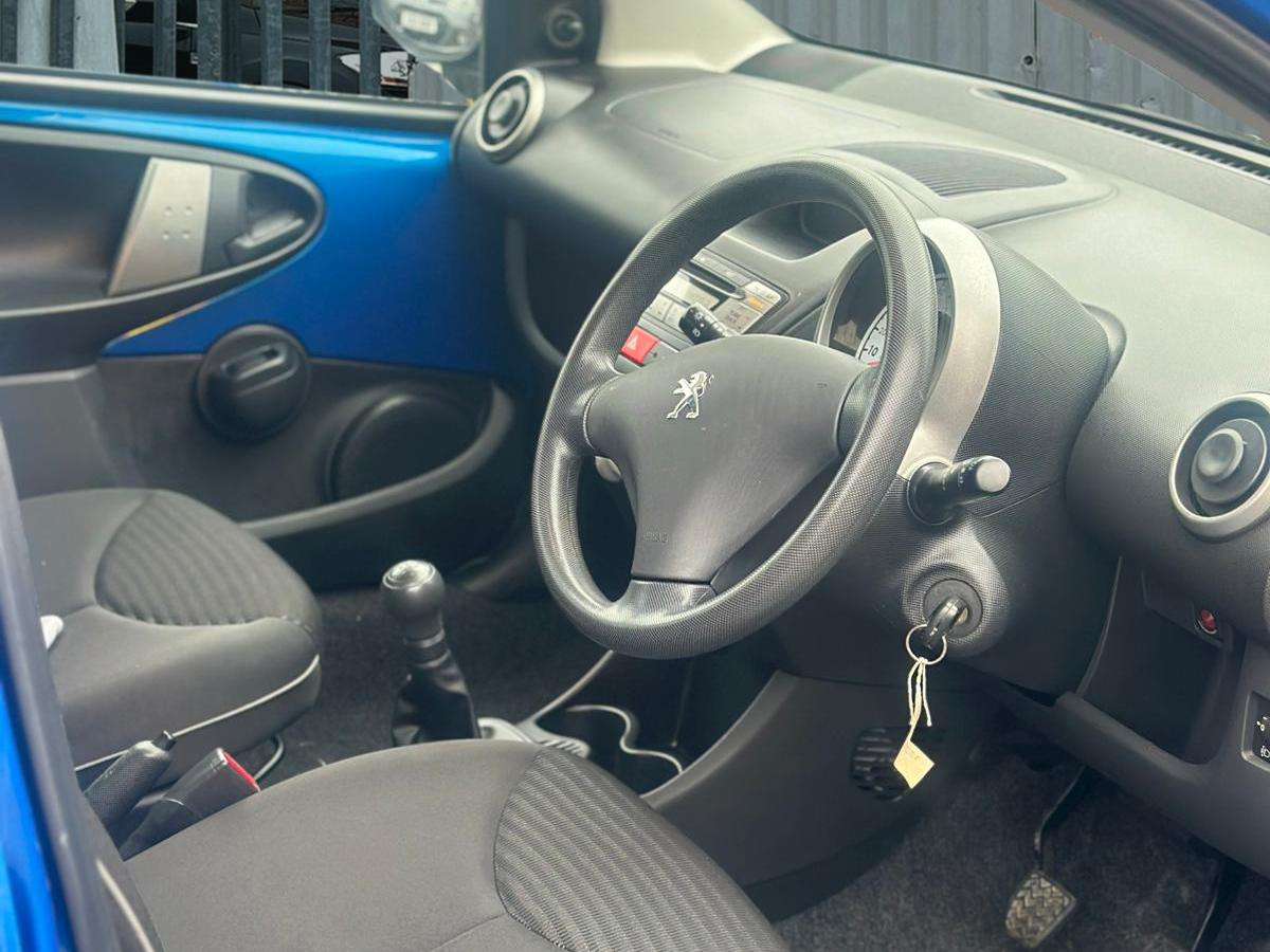 2012 PEUGEOT 107 2012 PEUGEOT 107