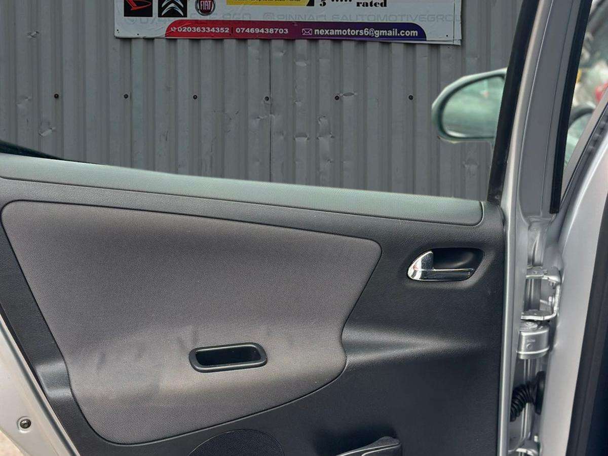 2010 PEUGEOT 207 SW 2010 PEUGEOT 207 SW