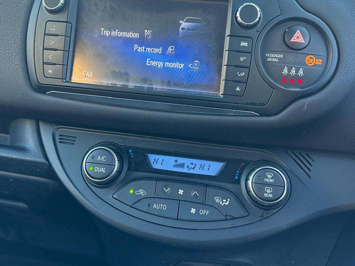 2015 TOYOTA YARIS 2015 TOYOTA YARIS