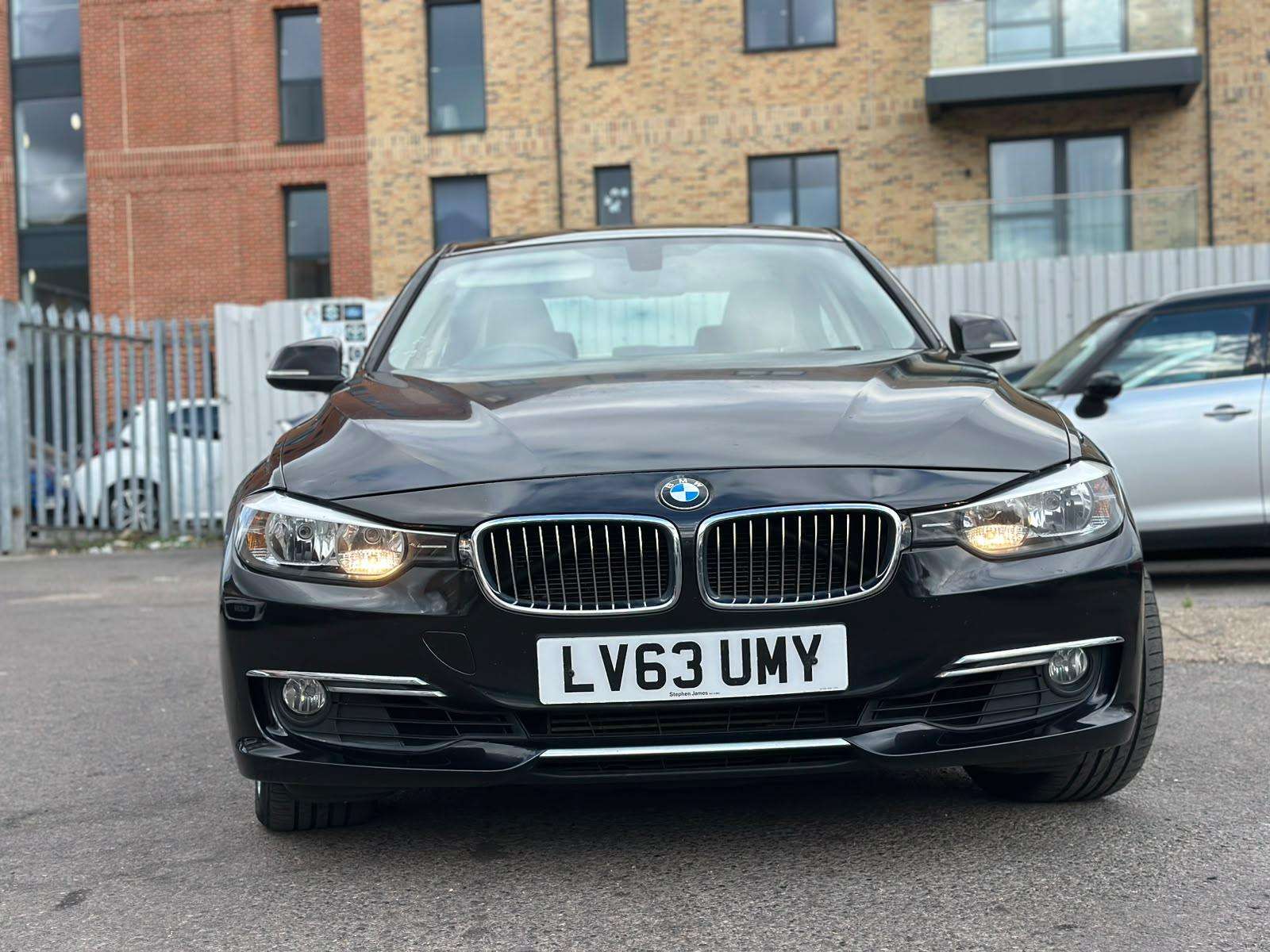 A 2014 BMW 3 SERIES 2.0 320i Luxury Saloon 4dr Petrol Auto xDrive Euro 6 (s/s) (184 ps) A 2014 BMW 3 SERIES 2.0 320i Luxury Saloon 4dr Petrol Auto xDrive Euro 6 (s/s) (184 ps)