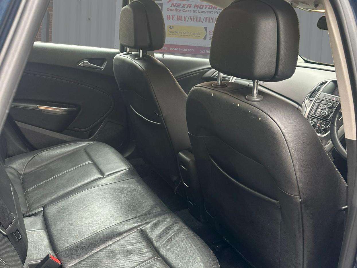 2011 VAUXHALL ASTRA 2011 VAUXHALL ASTRA