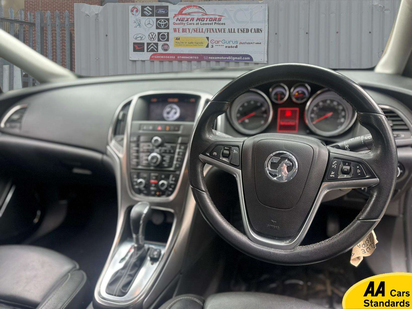 2011 VAUXHALL ASTRA 2011 VAUXHALL ASTRA