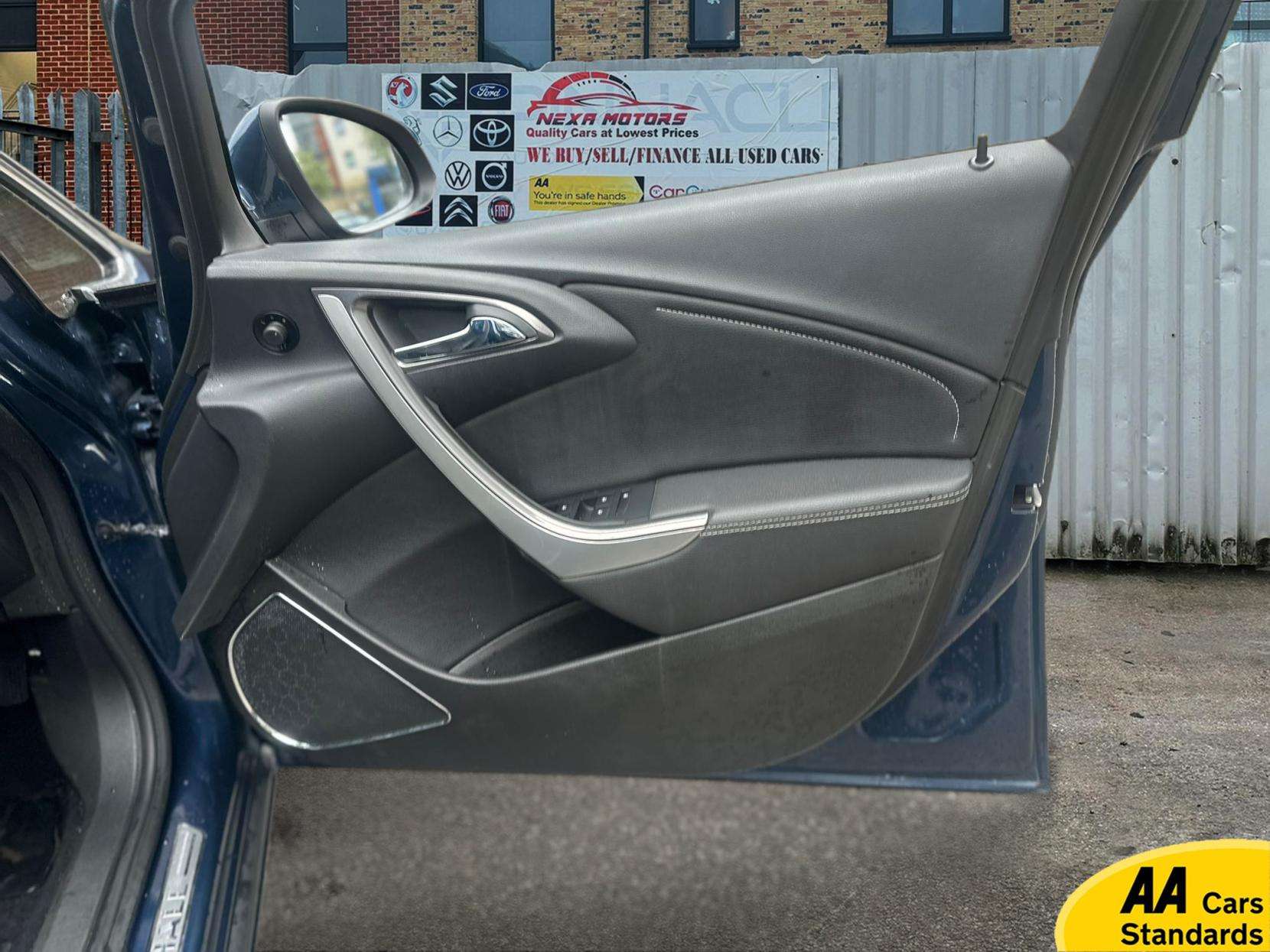 2011 VAUXHALL ASTRA 2011 VAUXHALL ASTRA
