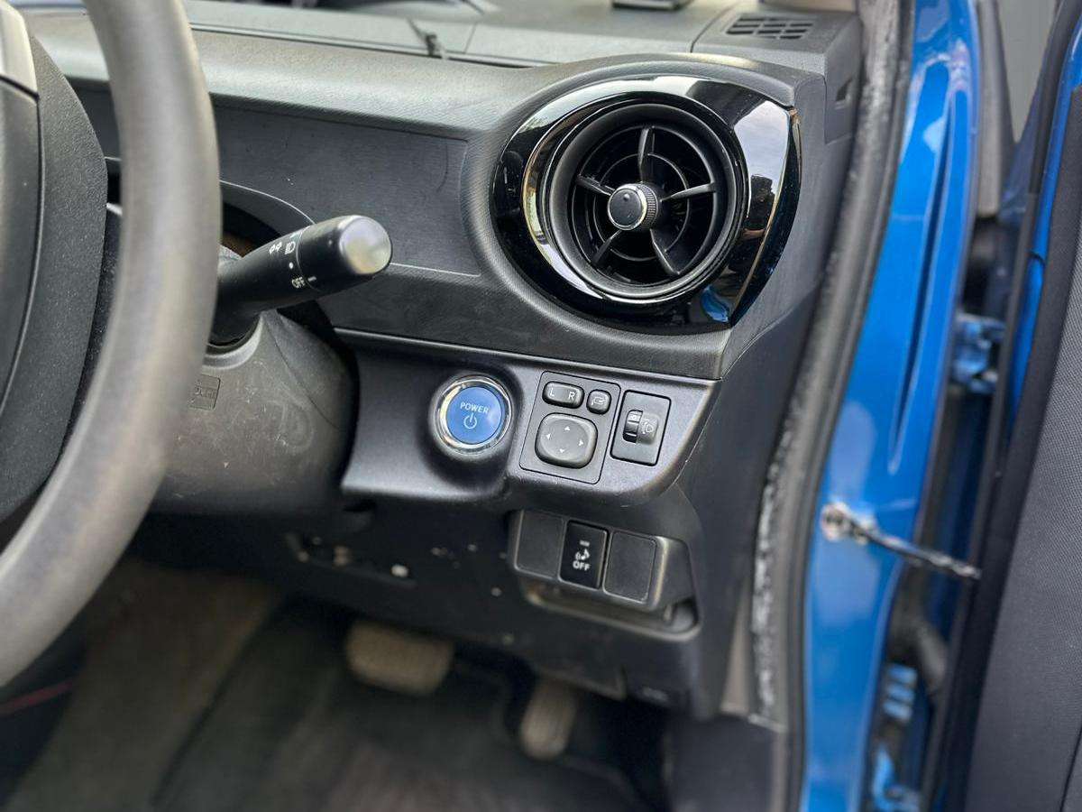 2015 TOYOTA AQUA 2015 TOYOTA AQUA
