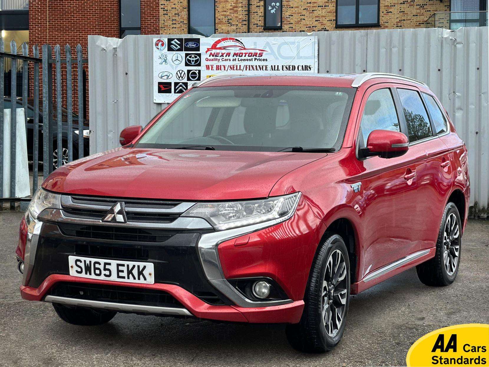 A 2015 MITSUBISHI OUTLANDER 2.0h 12kWh GX4h SUV 5dr Petrol Plug-in Hybrid CVT 4WD Euro 6 (s/s) (200 ps) A 2015 MITSUBISHI OUTLANDER 2.0h 12kWh GX4h SUV 5dr Petrol Plug-in Hybrid CVT 4WD Euro 6 (s/s) (200 ps)