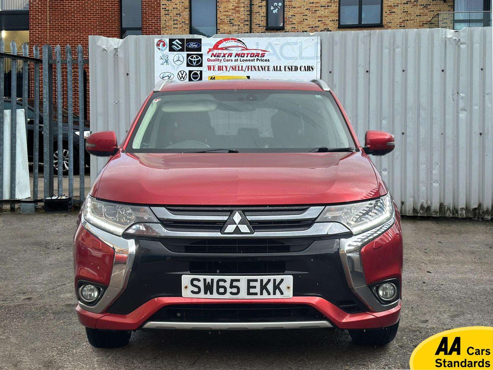 A 2015 MITSUBISHI OUTLANDER 2.0h 12kWh GX4h SUV 5dr Petrol Plug-in Hybrid CVT 4WD Euro 6 (s/s) (200 ps) A 2015 MITSUBISHI OUTLANDER 2.0h 12kWh GX4h SUV 5dr Petrol Plug-in Hybrid CVT 4WD Euro 6 (s/s) (200 ps)