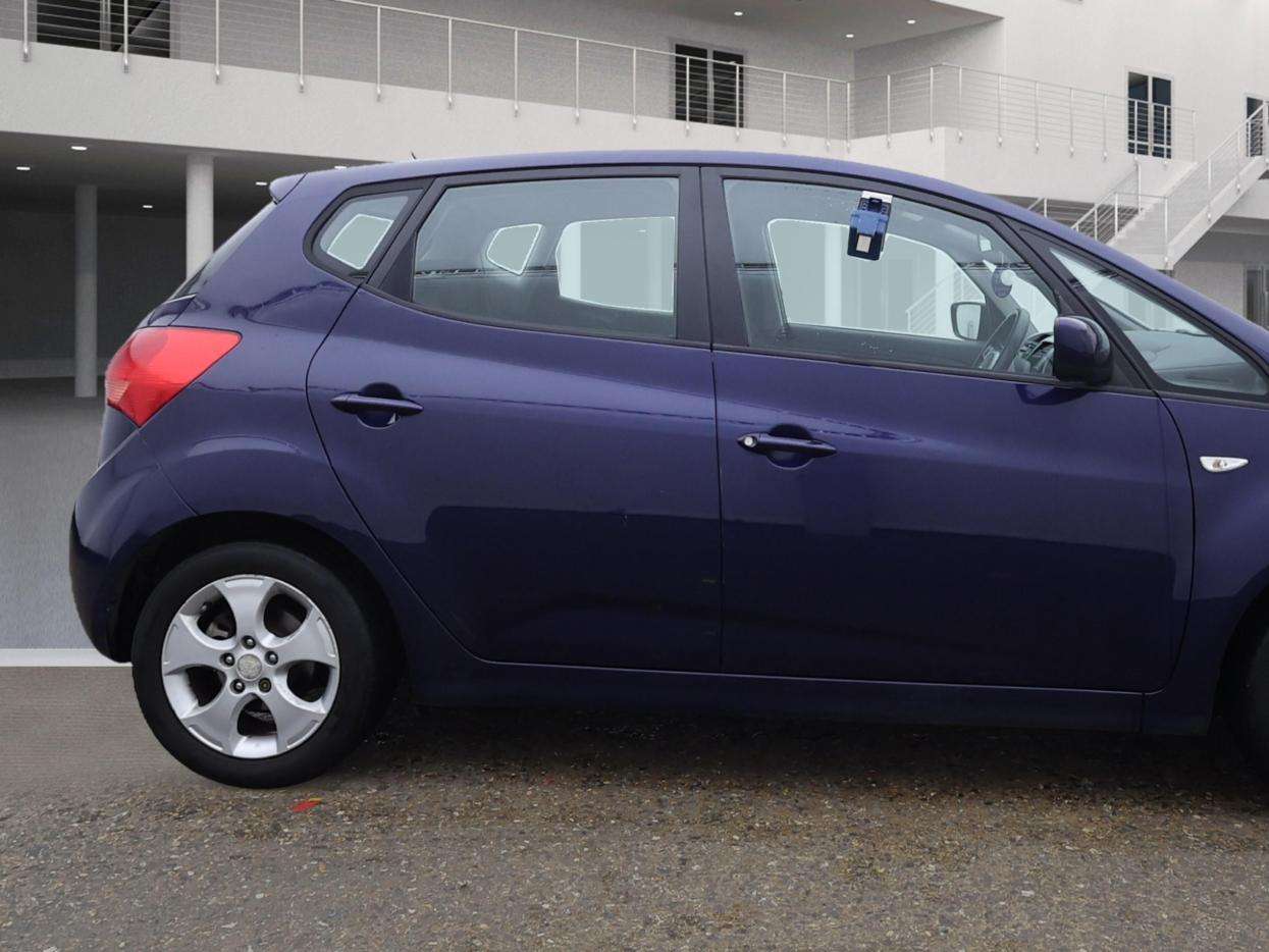 2011 KIA VENGA 2011 KIA VENGA